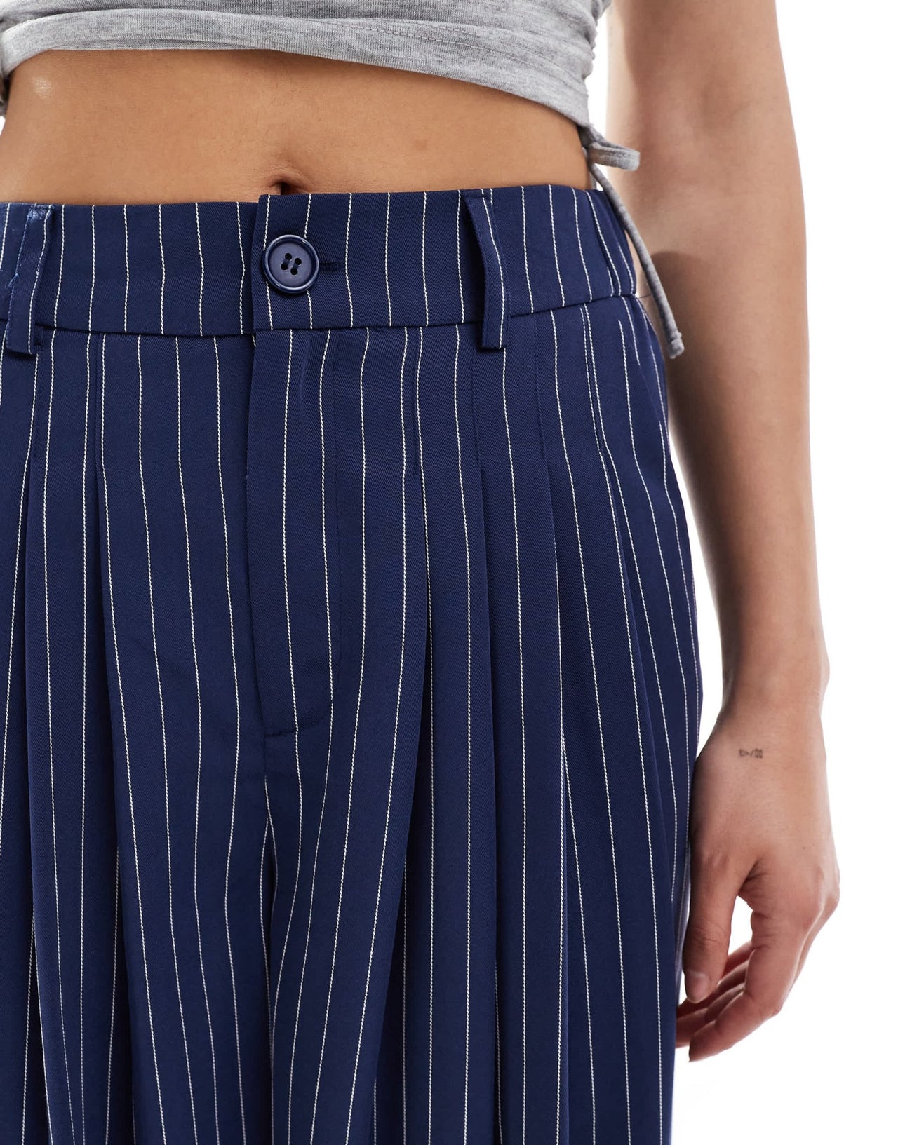 Extro & Vert highwaisted pleated palazzo trousers in blue pinstripe co - ord - ASOS Sample Sale EU Store