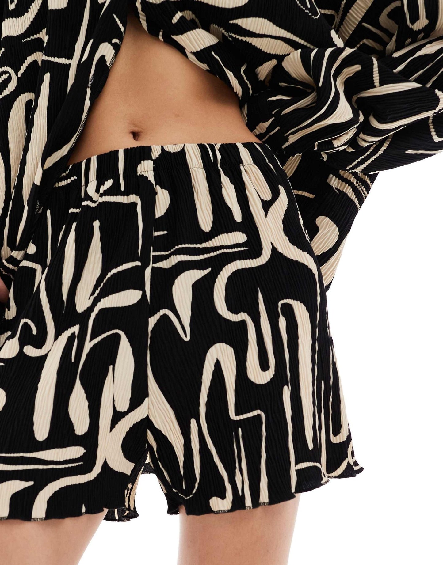 Extro & Vert plisse shorts in camel and black abstract print co - ord - ASOS Sample Sale EU Store