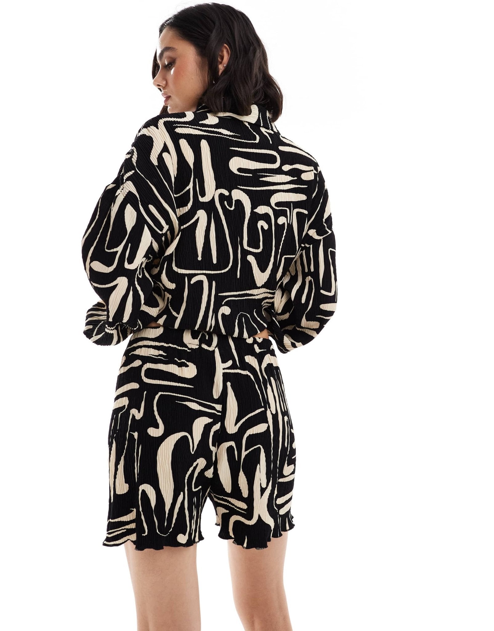 Extro & Vert plisse shorts in camel and black abstract print co - ord - ASOS Sample Sale EU Store