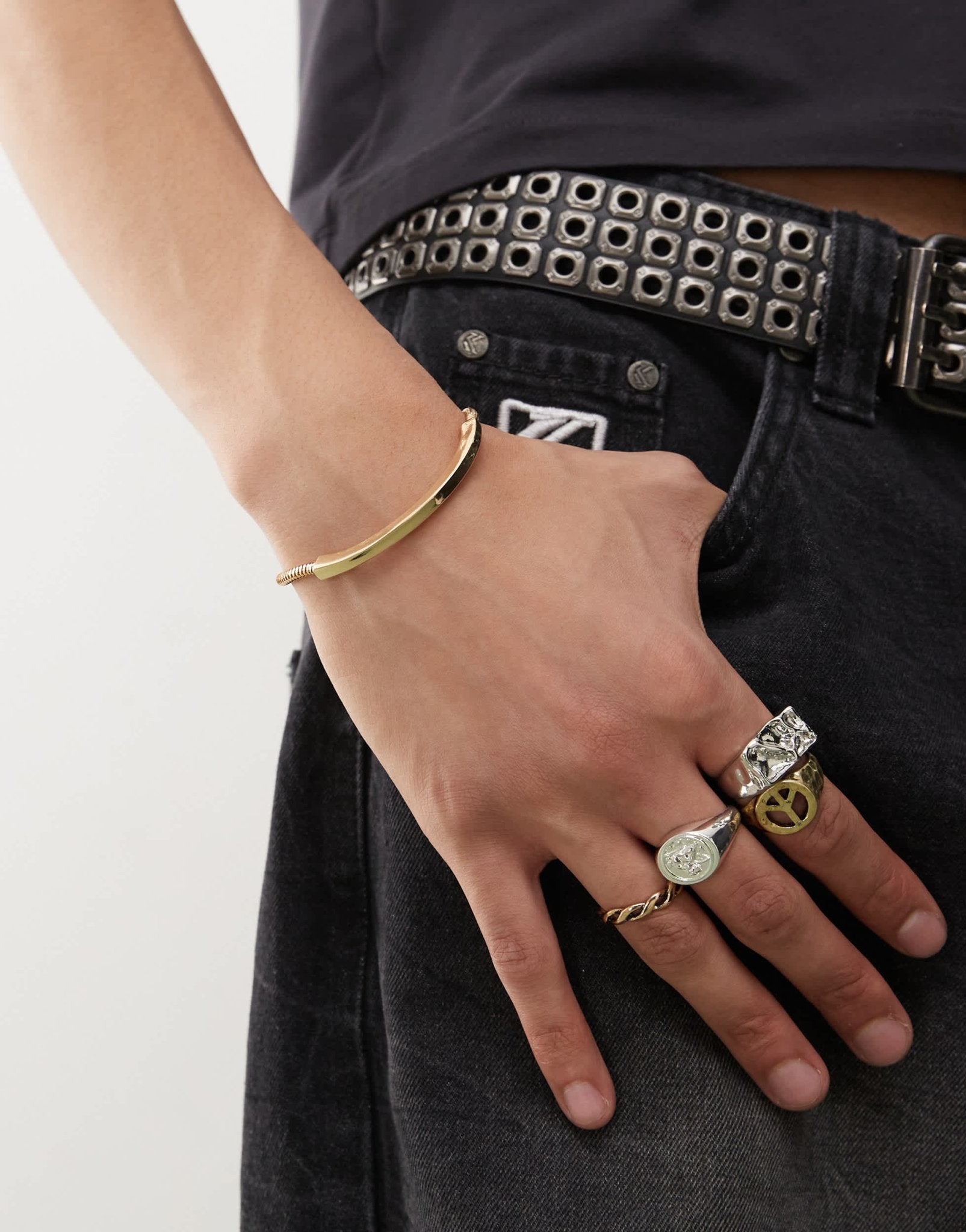 Faded Future curved ID bracelet in gold - ASOS Sample Sale EU Store