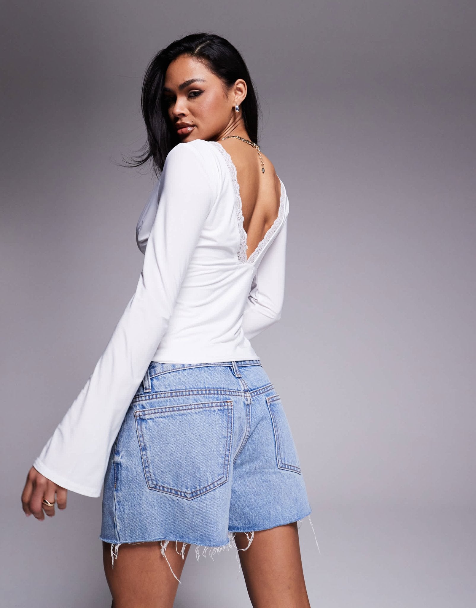 Fashionkilla double sculpted slinky v - neck lace detail top in white - ASOS Sample Sale EU Store