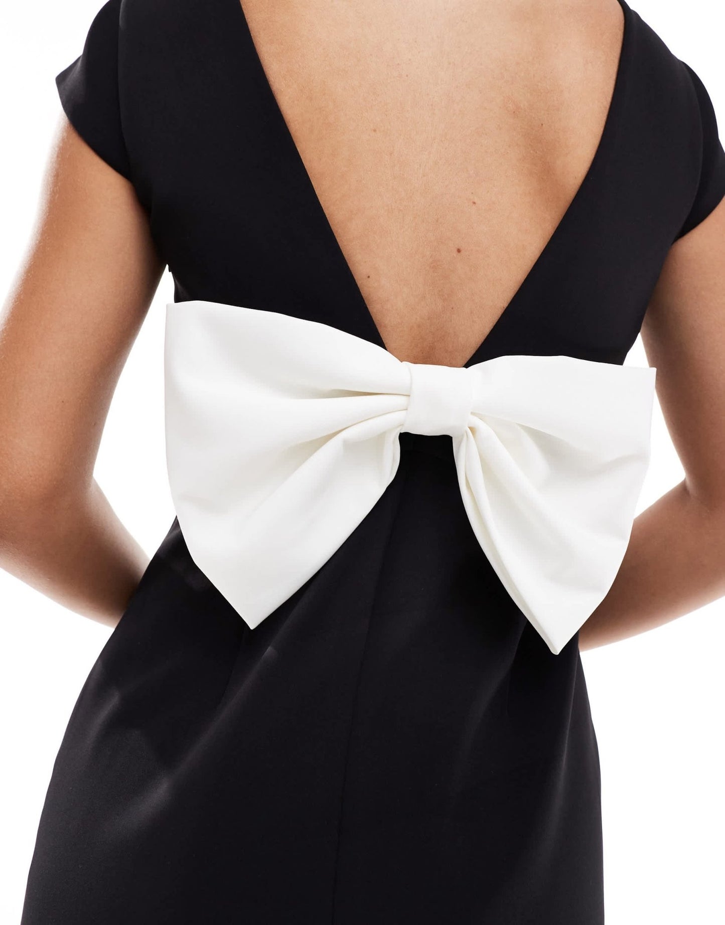 Forever New cap sleeve contrast bow back mini dress in black - ASOS Sample Sale EU Store