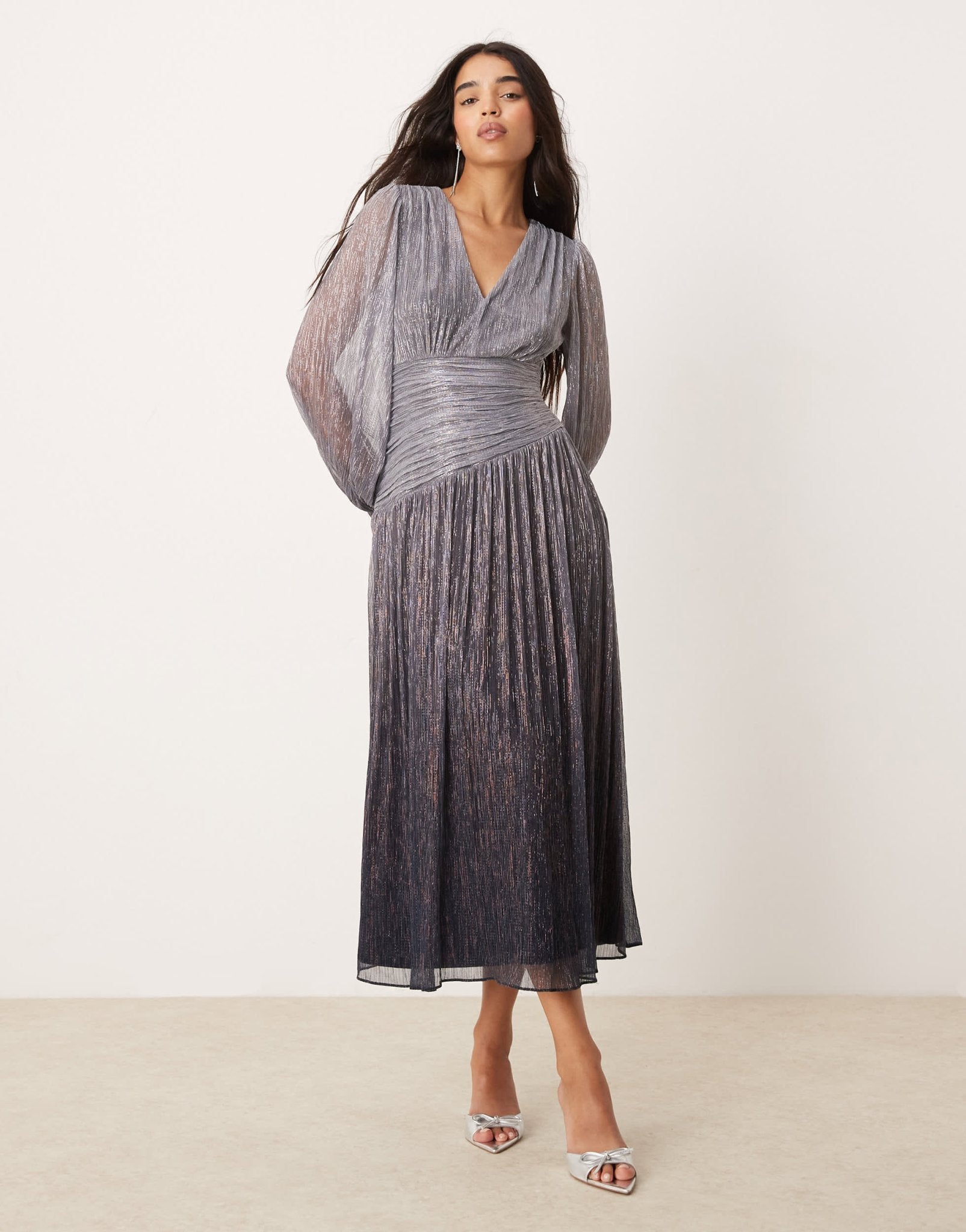 Forever New drop hem asymmetric plisse maxi dress in silver ombre - ASOS Sample Sale EU Store