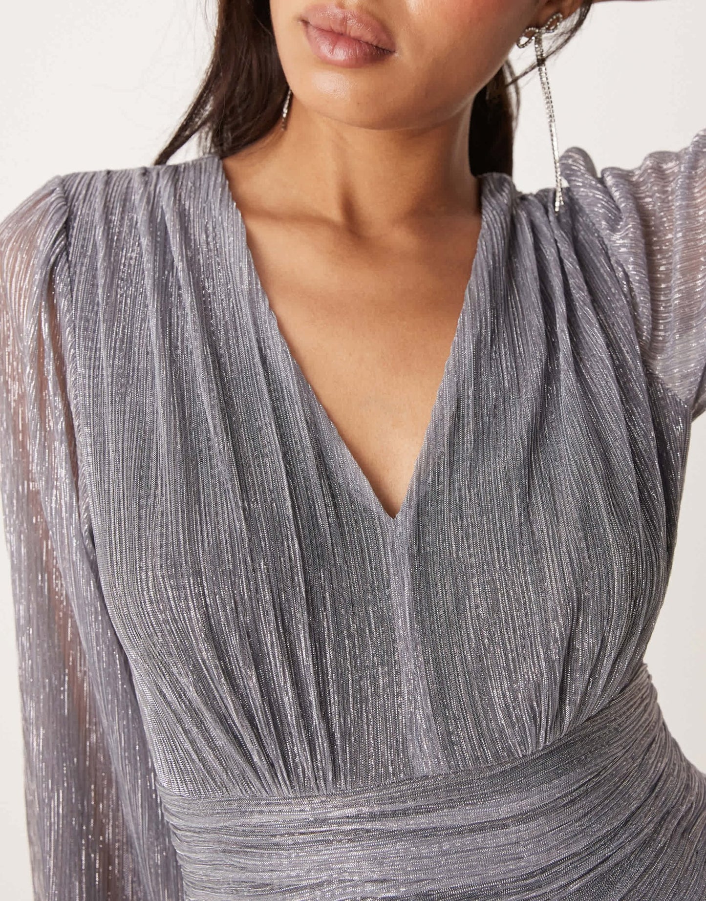 Forever New drop hem asymmetric plisse maxi dress in silver ombre - ASOS Sample Sale EU Store