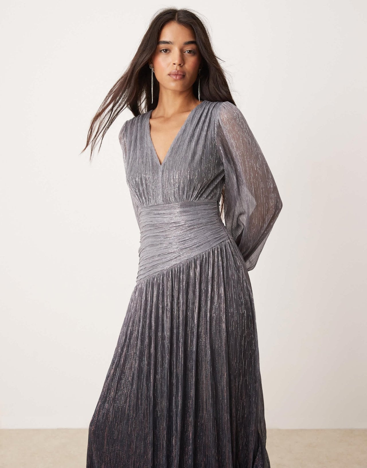 Forever New drop hem asymmetric plisse maxi dress in silver ombre - ASOS Sample Sale EU Store
