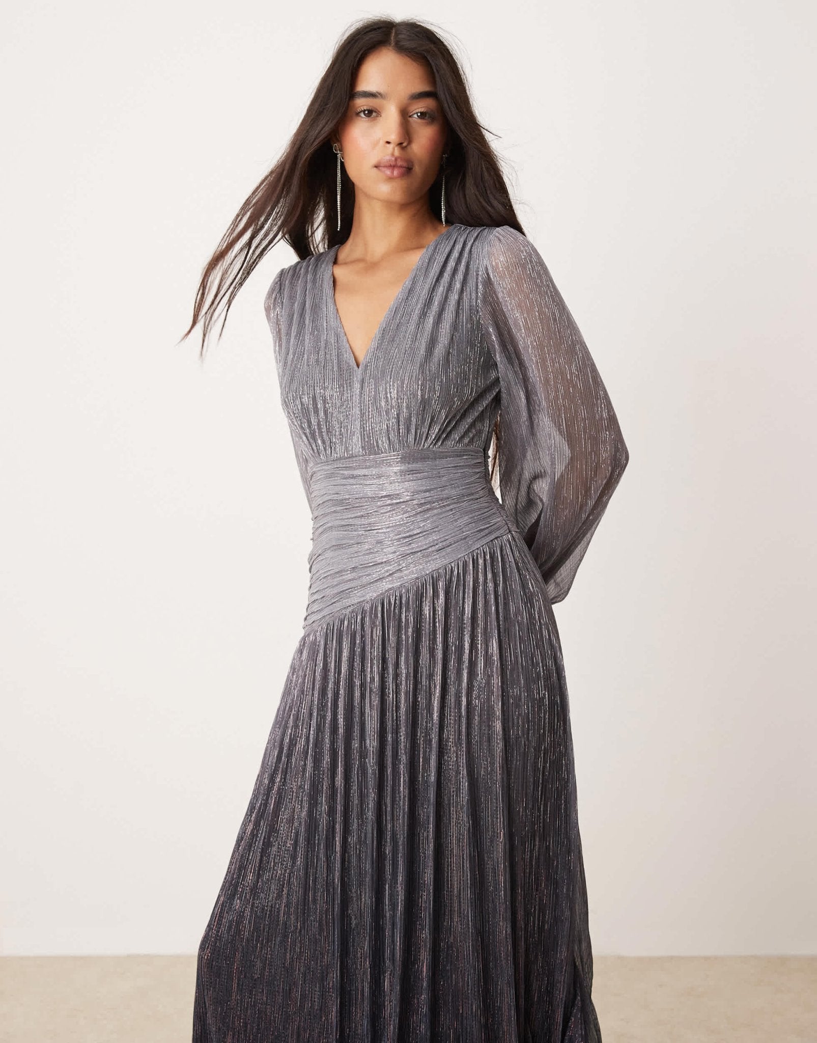 Forever New drop hem asymmetric plisse maxi dress in silver ombre - ASOS Sample Sale EU Store