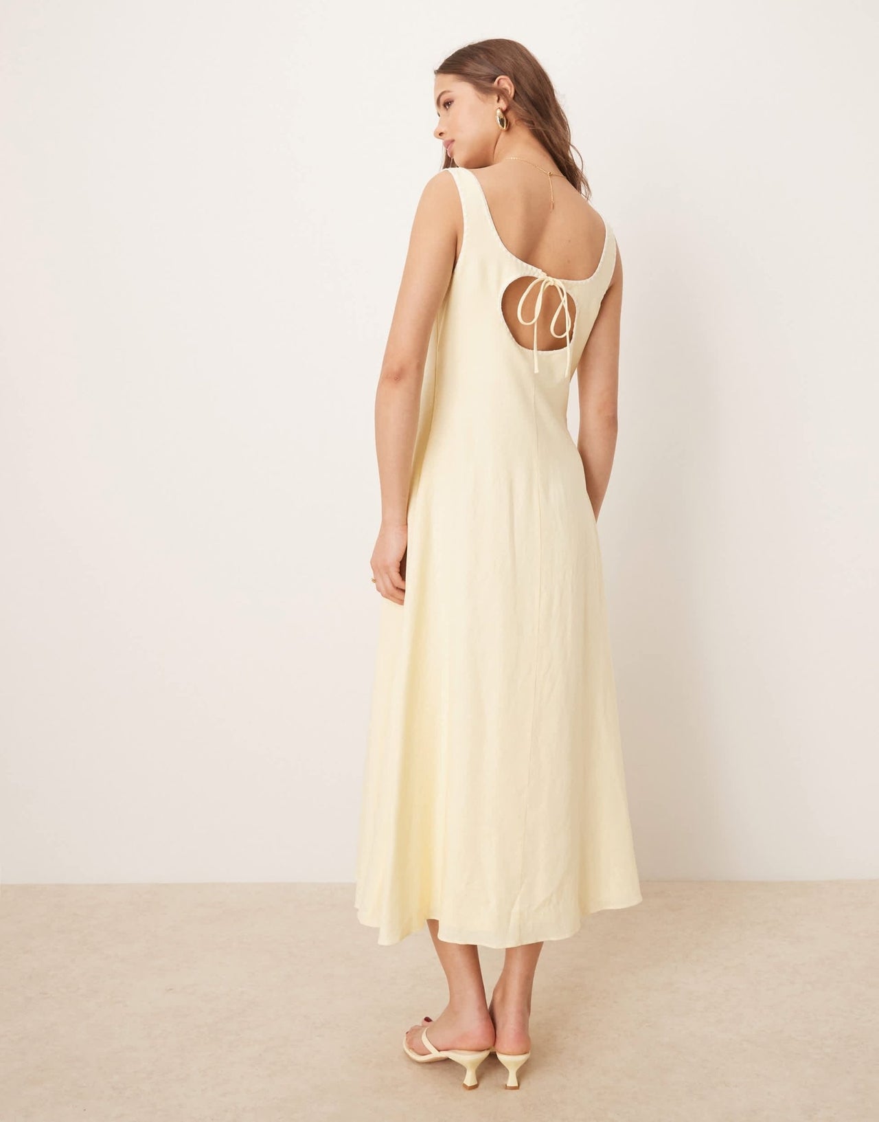 Forever New linen contrast stitch midaxi dress in lemon - ASOS Sample Sale EU Store