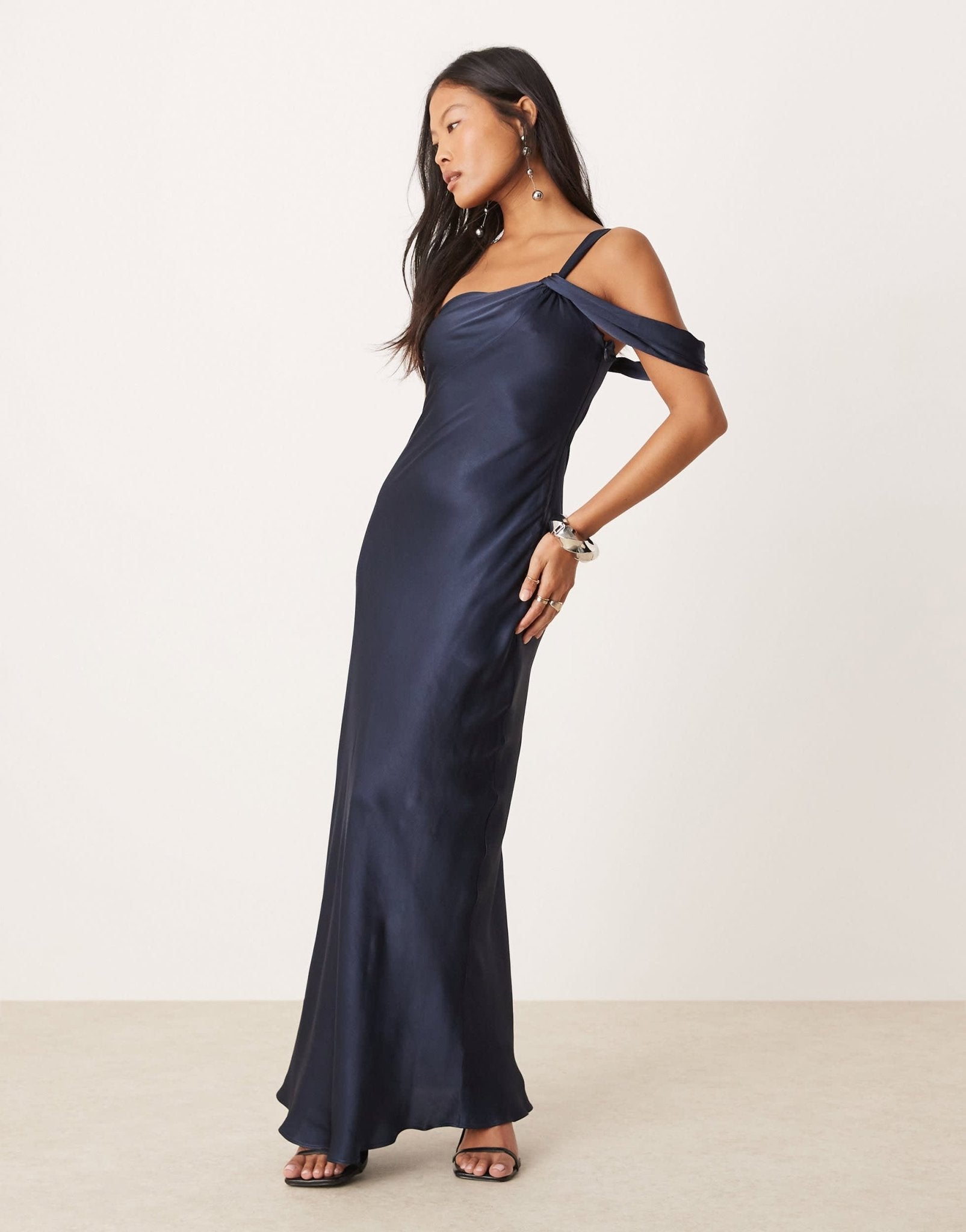 Forever New Petite off shoulder satin midaxi dress in navy - ASOS Sample Sale EU Store