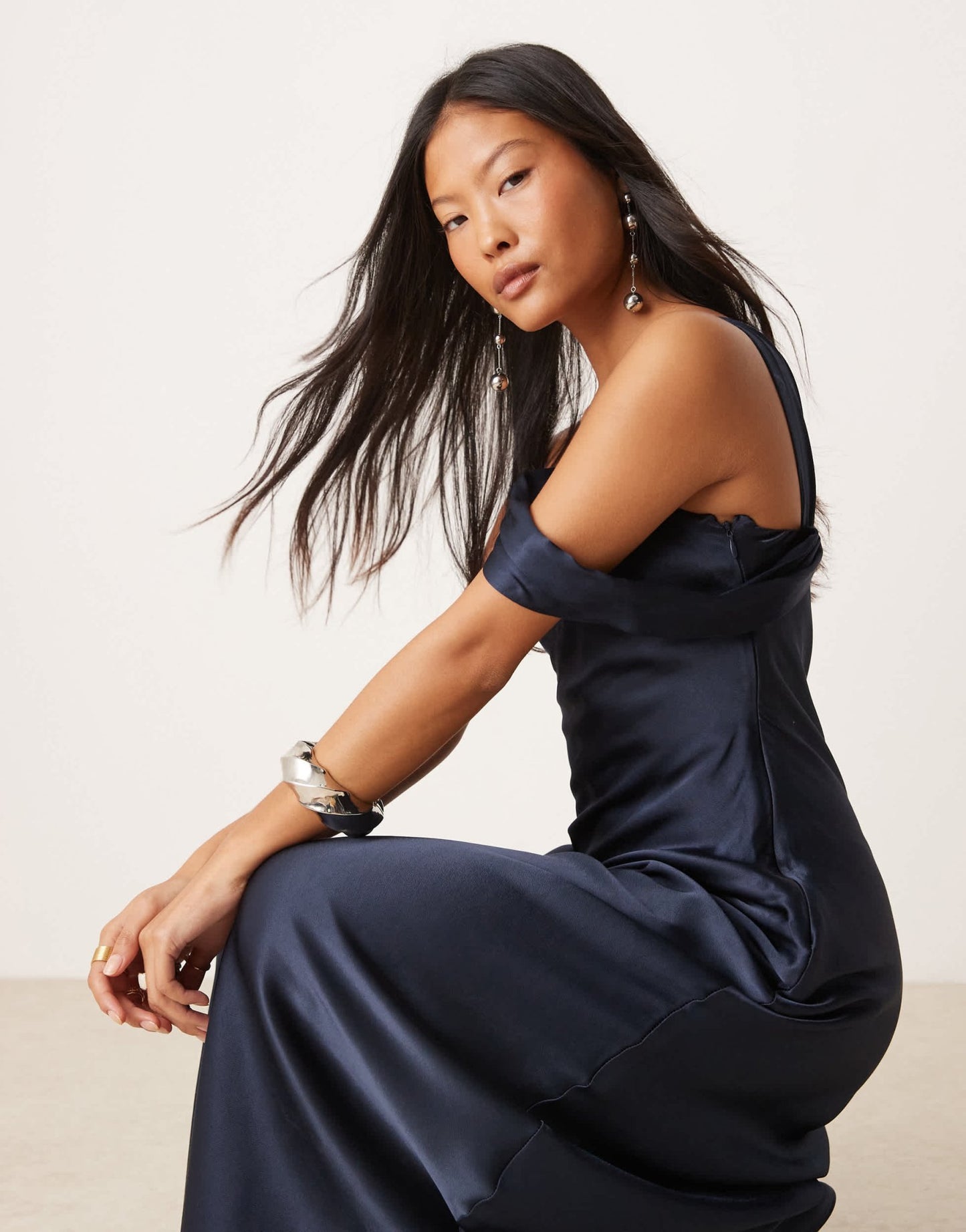 Forever New Petite off shoulder satin midaxi dress in navy - ASOS Sample Sale EU Store