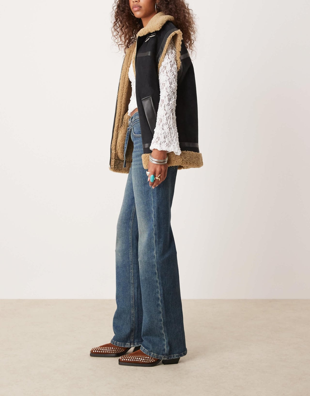 Free People sabine relaxed straight leg belted jeans in mid wash blue - ASOS Sample Sale EU Store