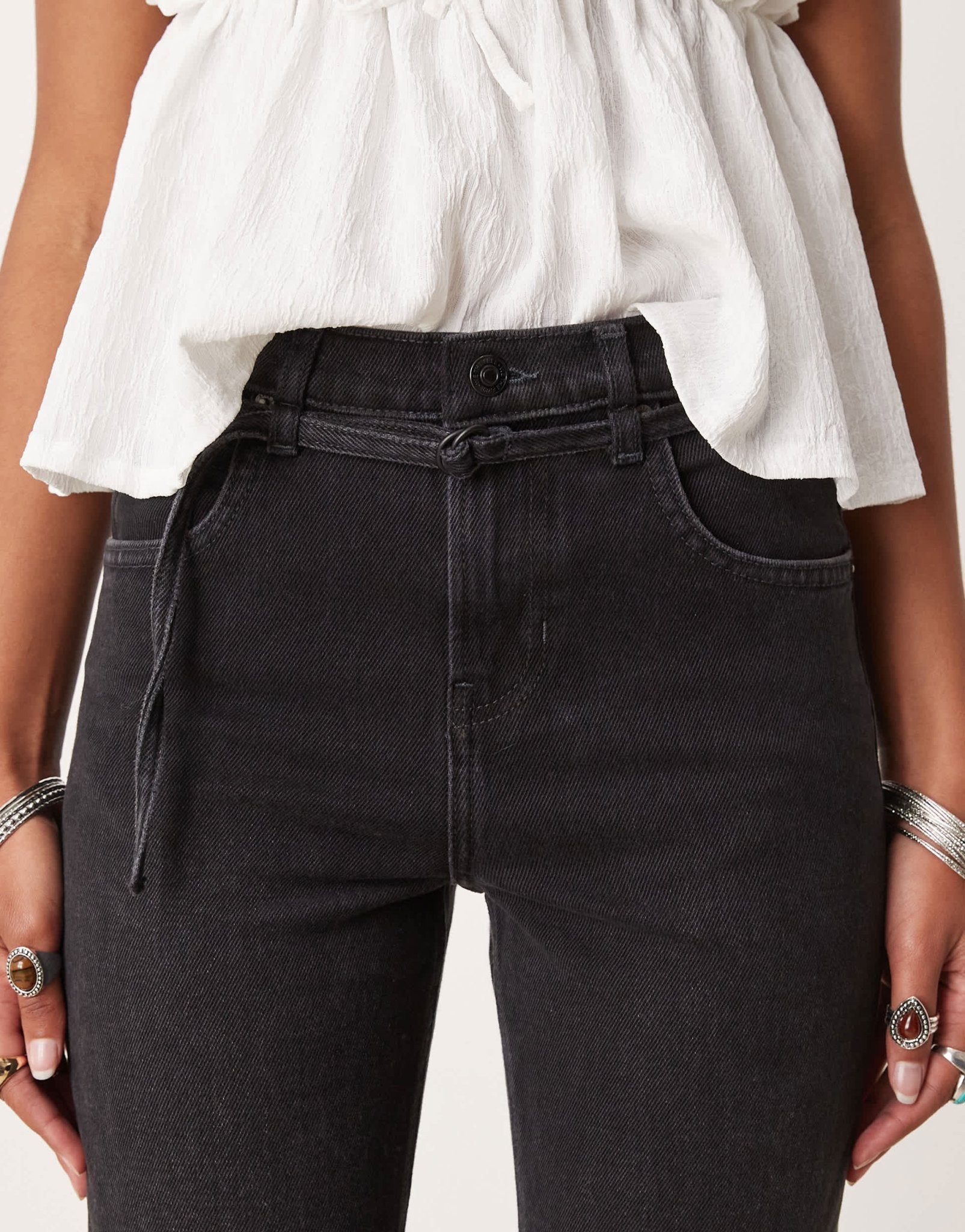 Free People sabine relaxed straight leg belted jeans in washed black - ASOS Sample Sale EU Store