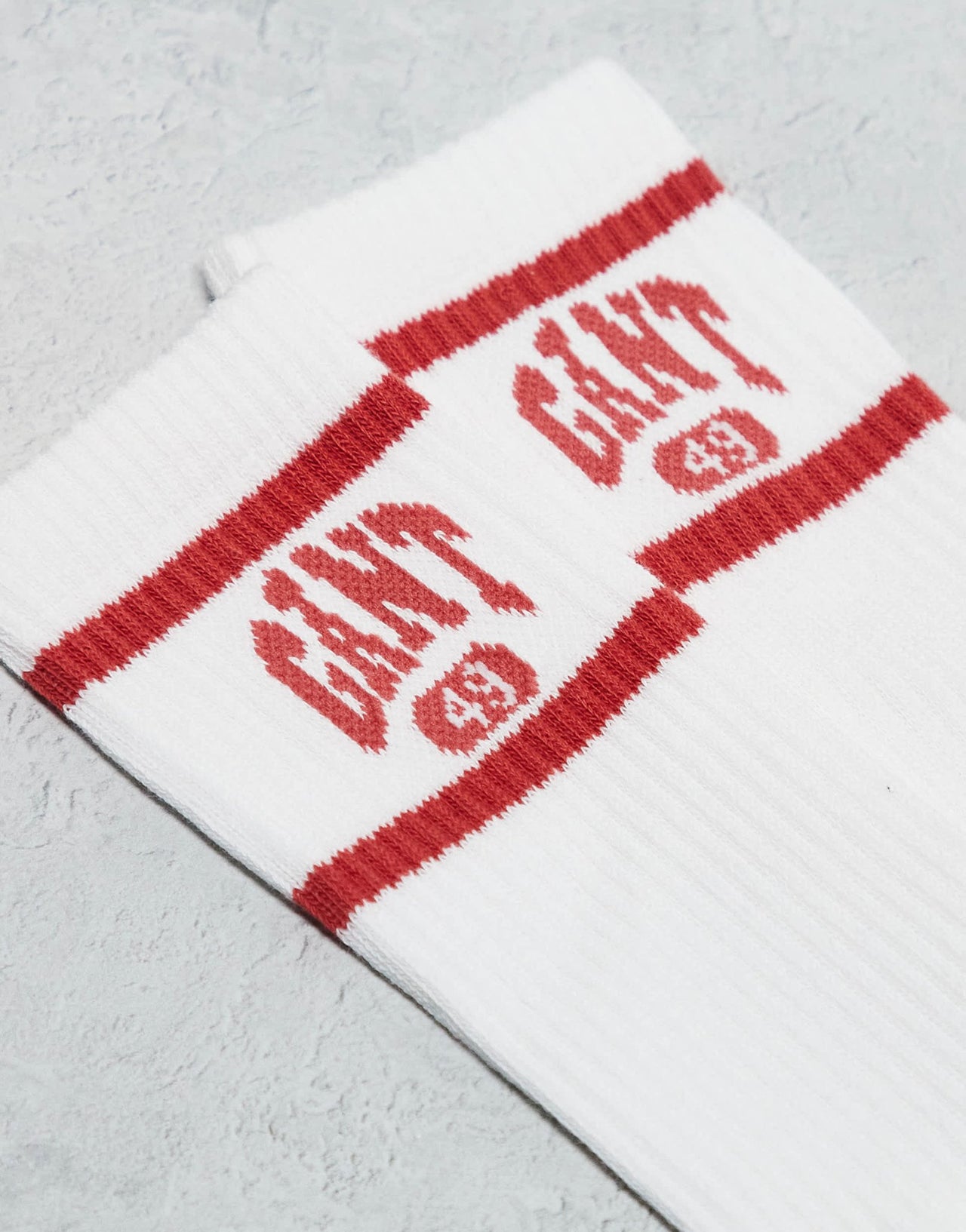 GANT 1949 logo sports socks in white and red - ASOS Sample Sale EU Store