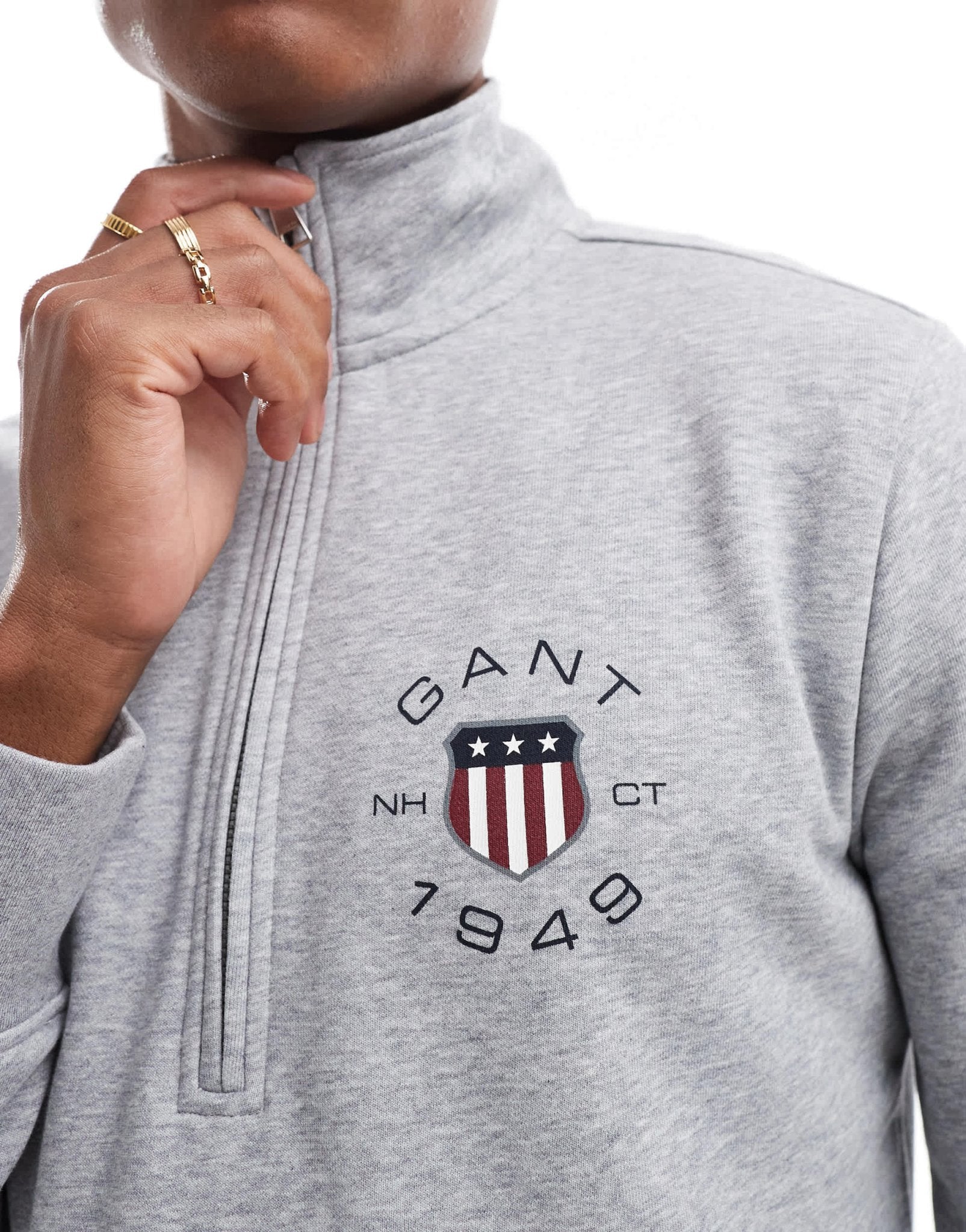 GANT 1949 shield logo half zip sweatshirt in grey - ASOS Sample Sale EU Store