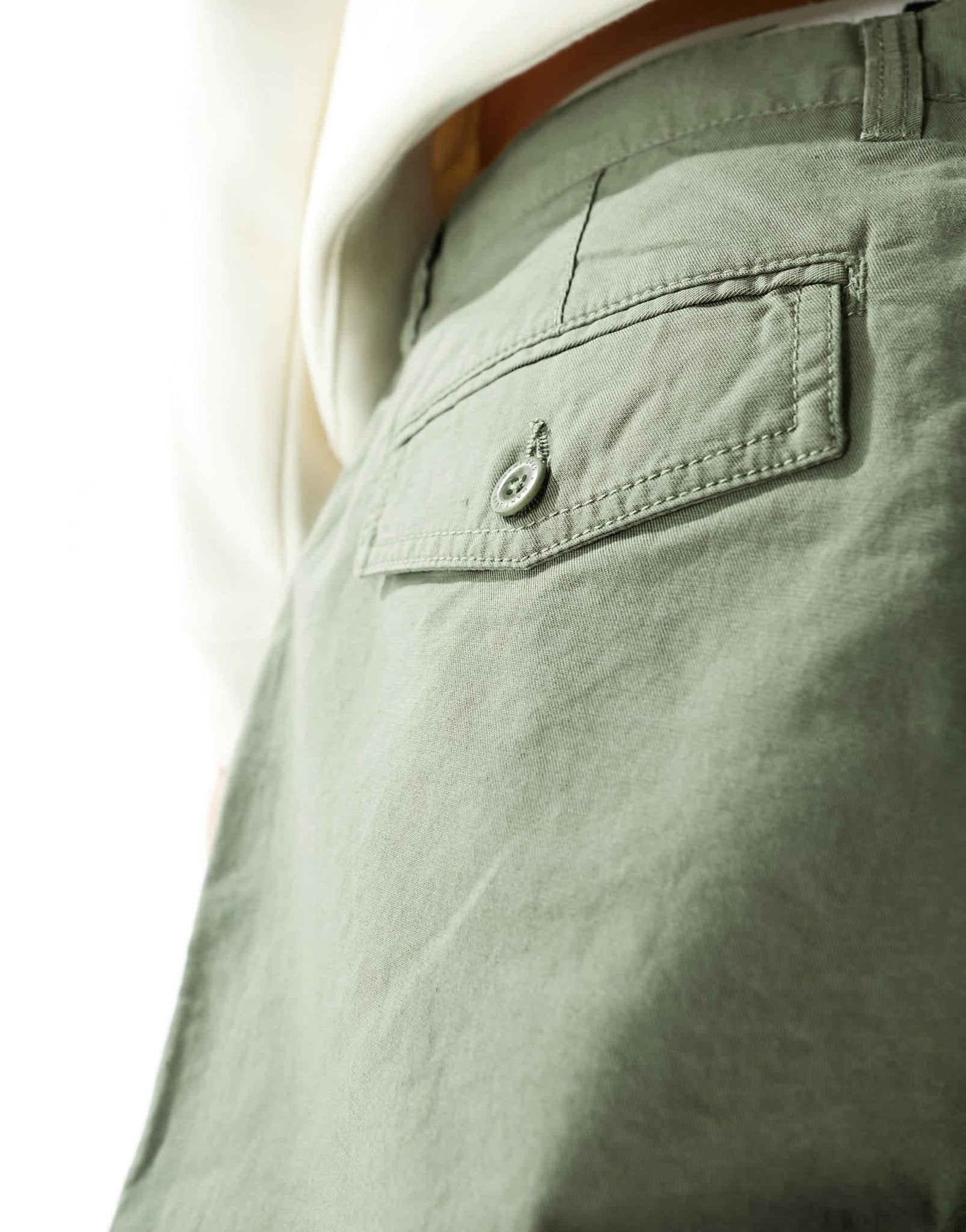 GANT cotton/linen surplus utility shorts in mid green - ASOS Sample Sale EU Store