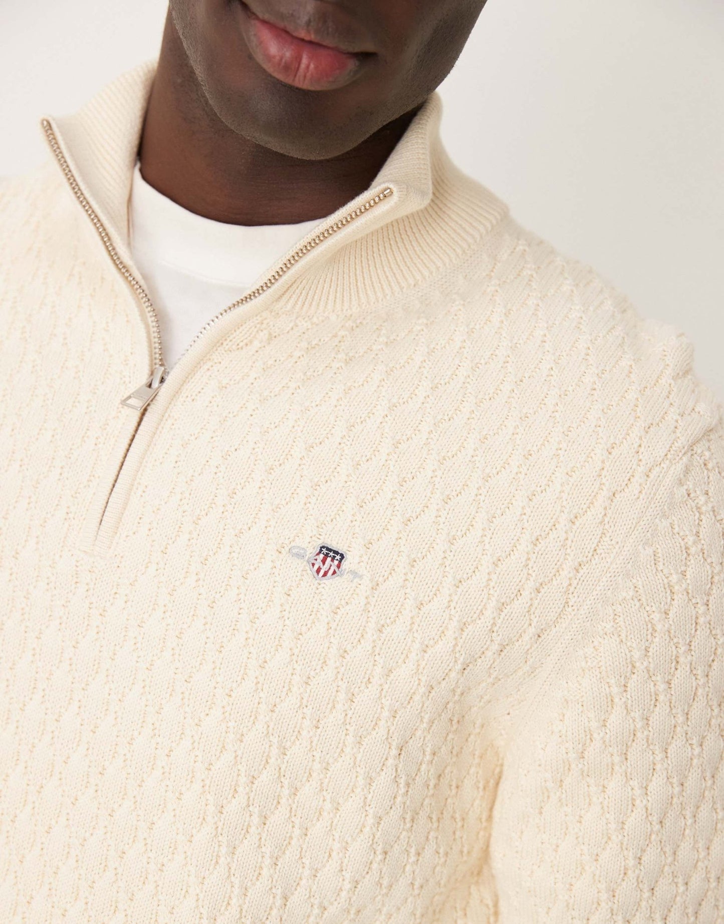 GANT shield logo cotton textured half zip knit jumper in cream - ASOS Sample Sale EU Store