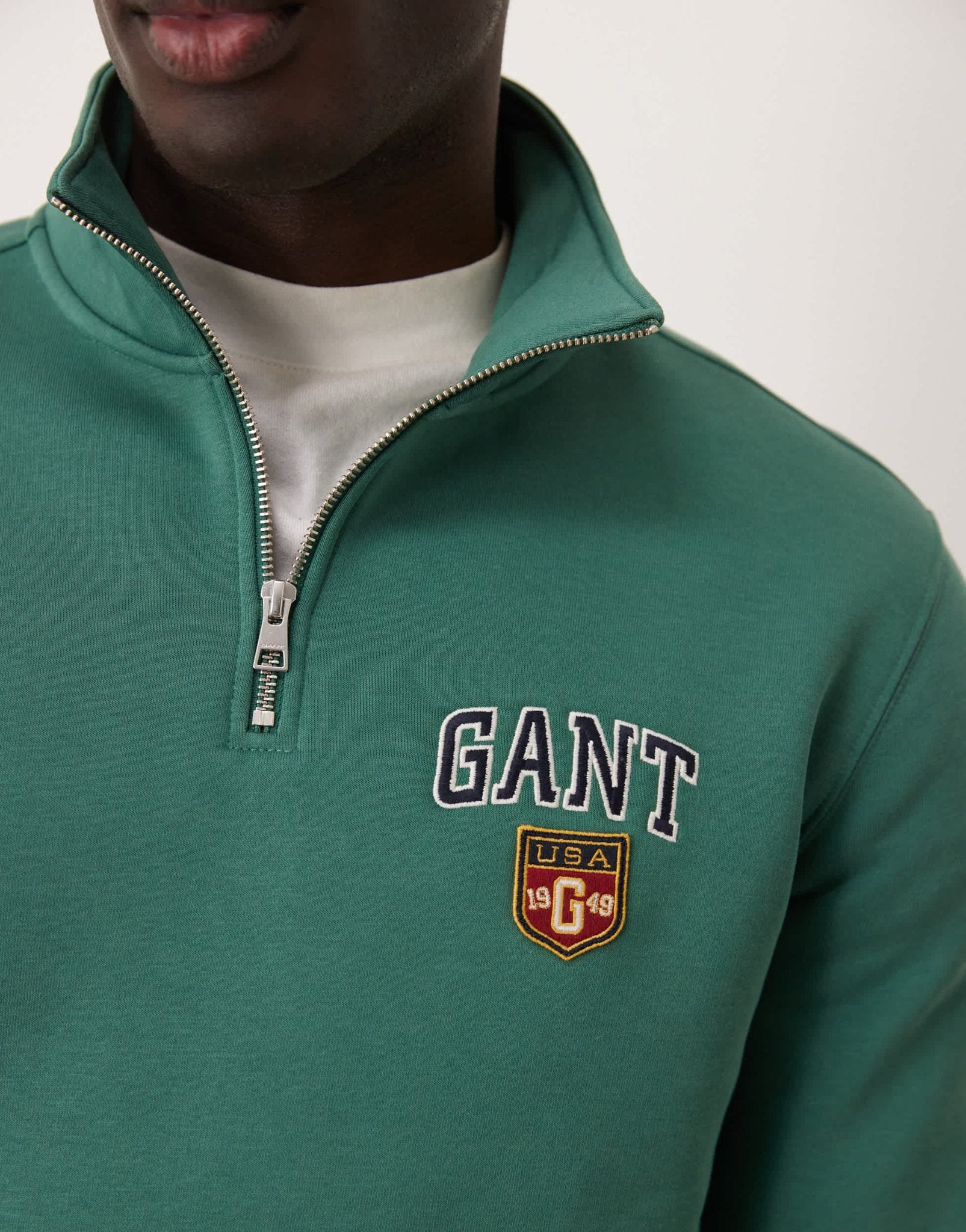 GANT varsity logo half zip sweatshirt in green - ASOS Sample Sale EU Store