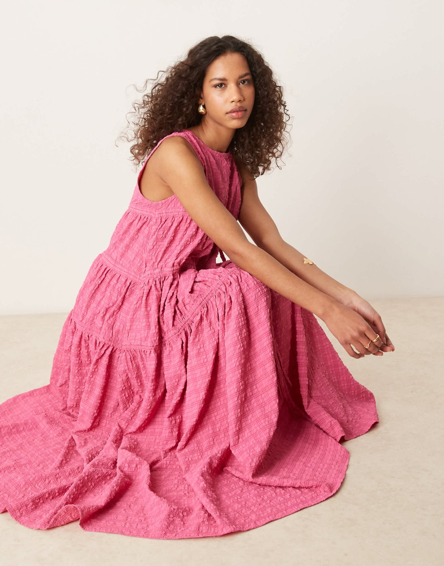 Ghospell textured ruched midi dress in fuchsia pink - ASOS Sample Sale EU Store