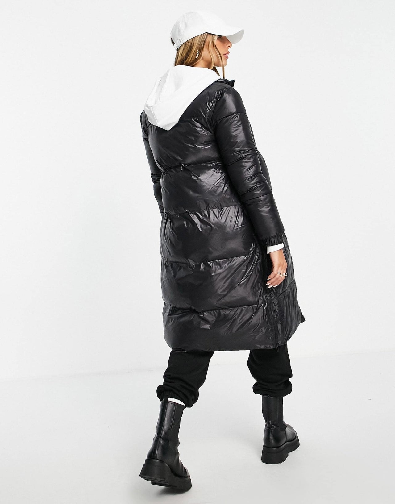 Gianni Feraud Lottie chevron padded jacket in black - ASOS Sample Sale EU Store