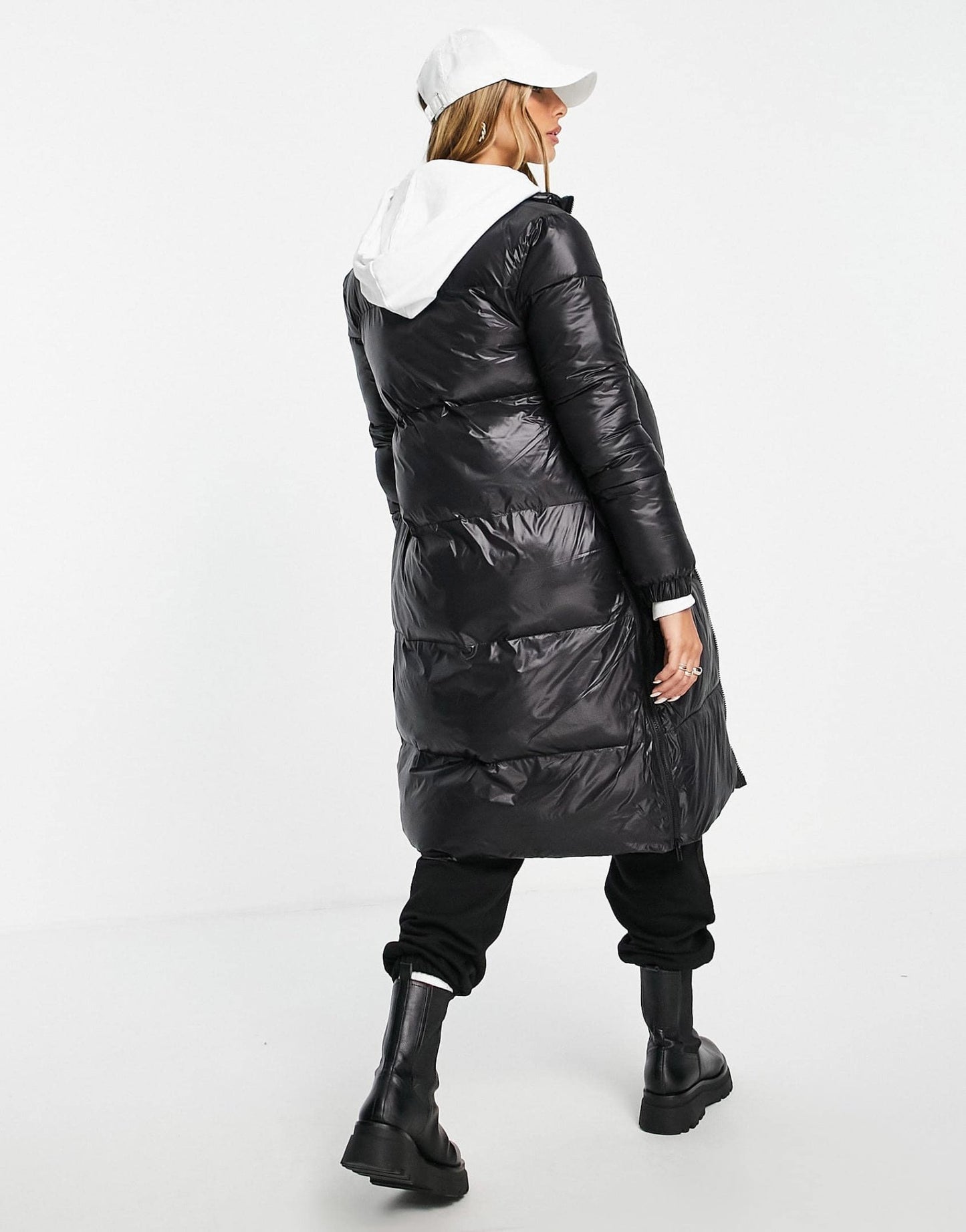 Gianni Feraud Lottie chevron padded jacket in black - ASOS Sample Sale EU Store