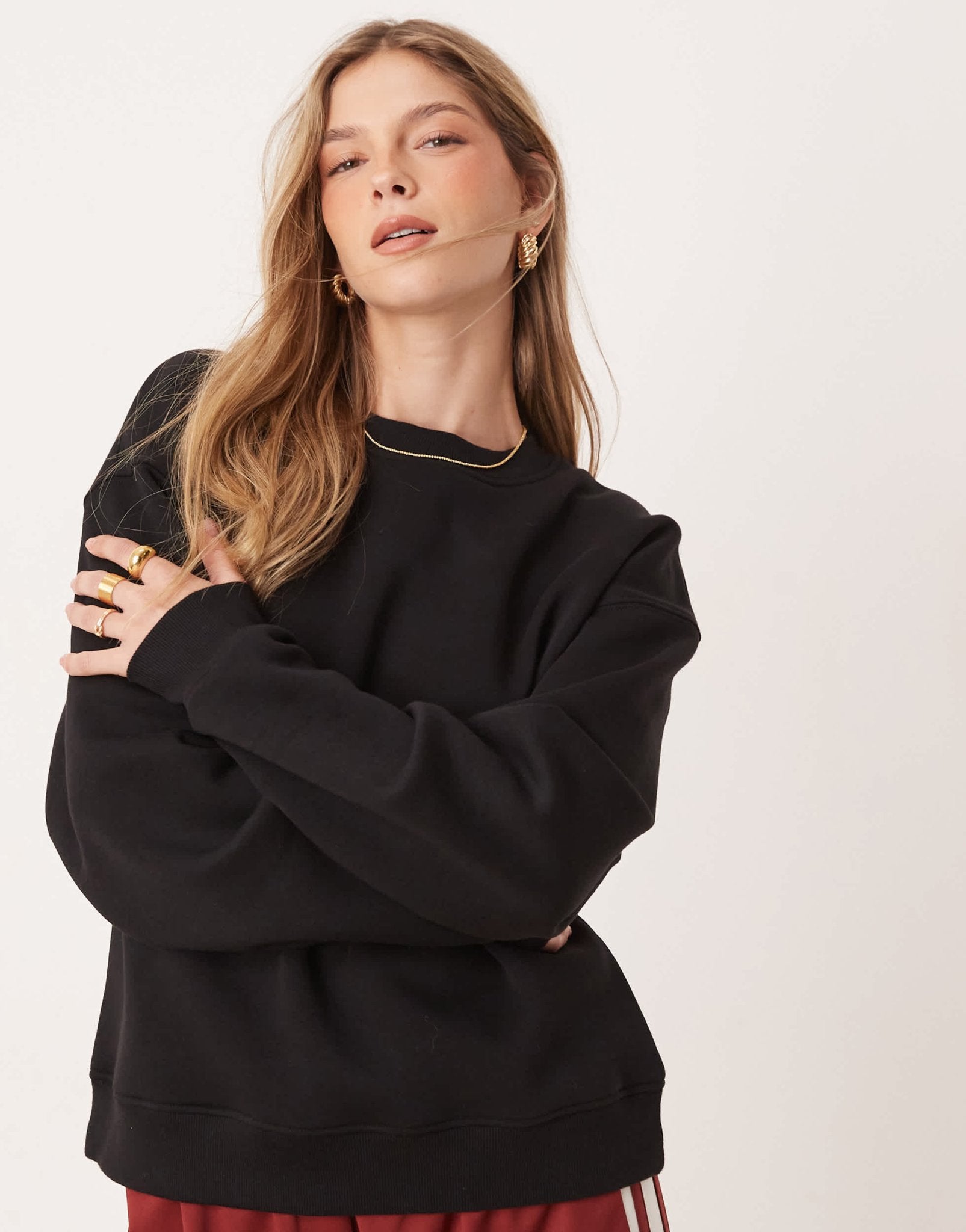 Gina Tricot oversized sweatshirt in black - ASOS Sample Sale EU Store