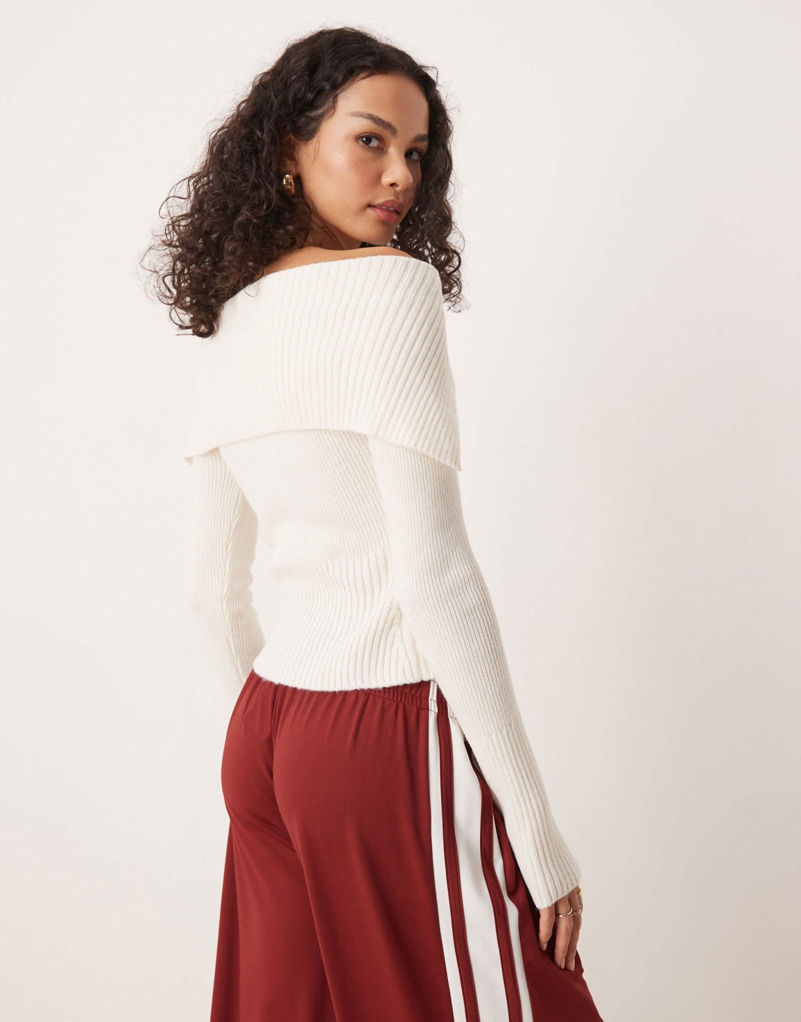 Gina Tricot rib knitted zip front cardigan with off shoulder collar in cream - ASOS Sample Sale EU Store