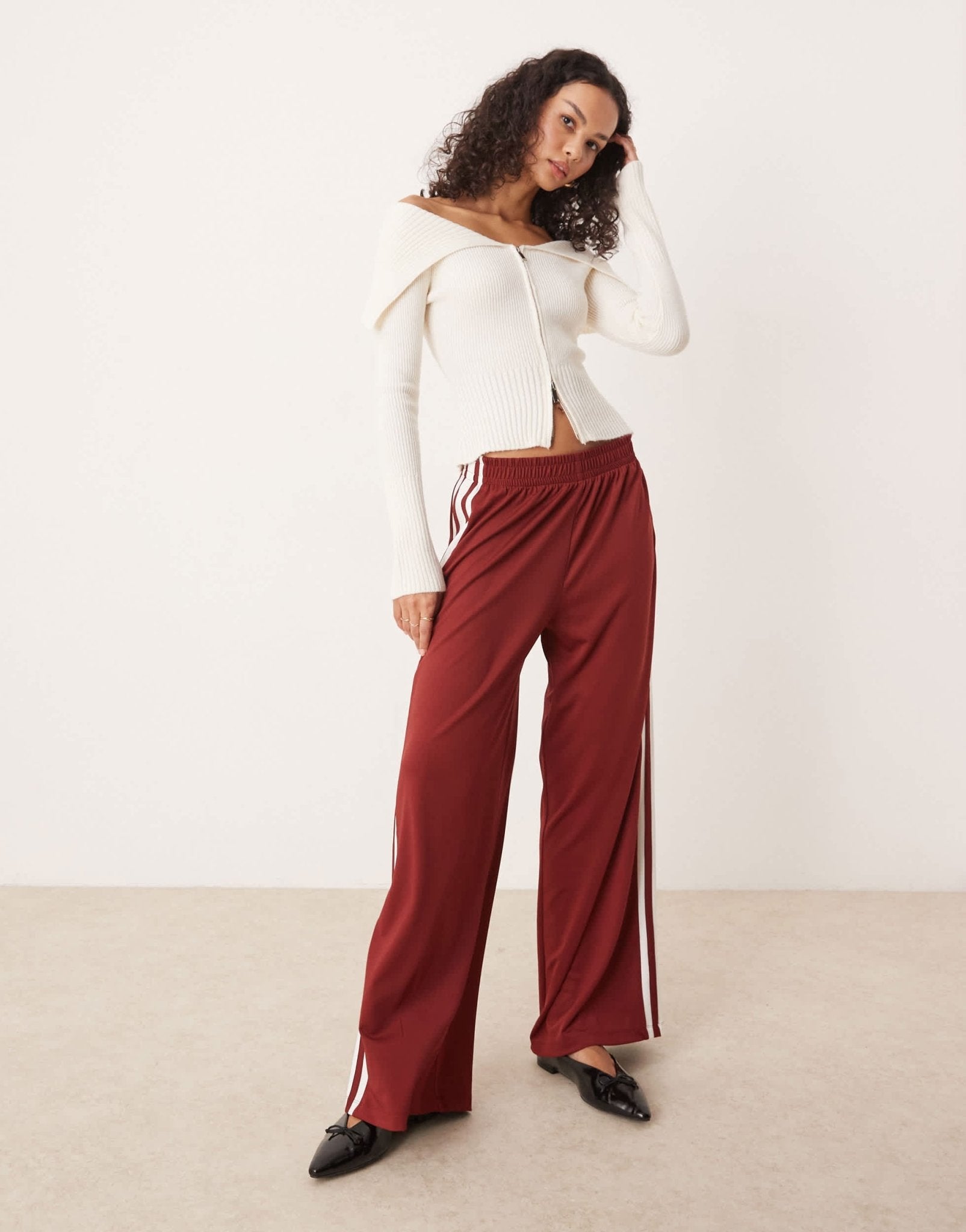Gina Tricot rib knitted zip front cardigan with off shoulder collar in cream - ASOS Sample Sale EU Store