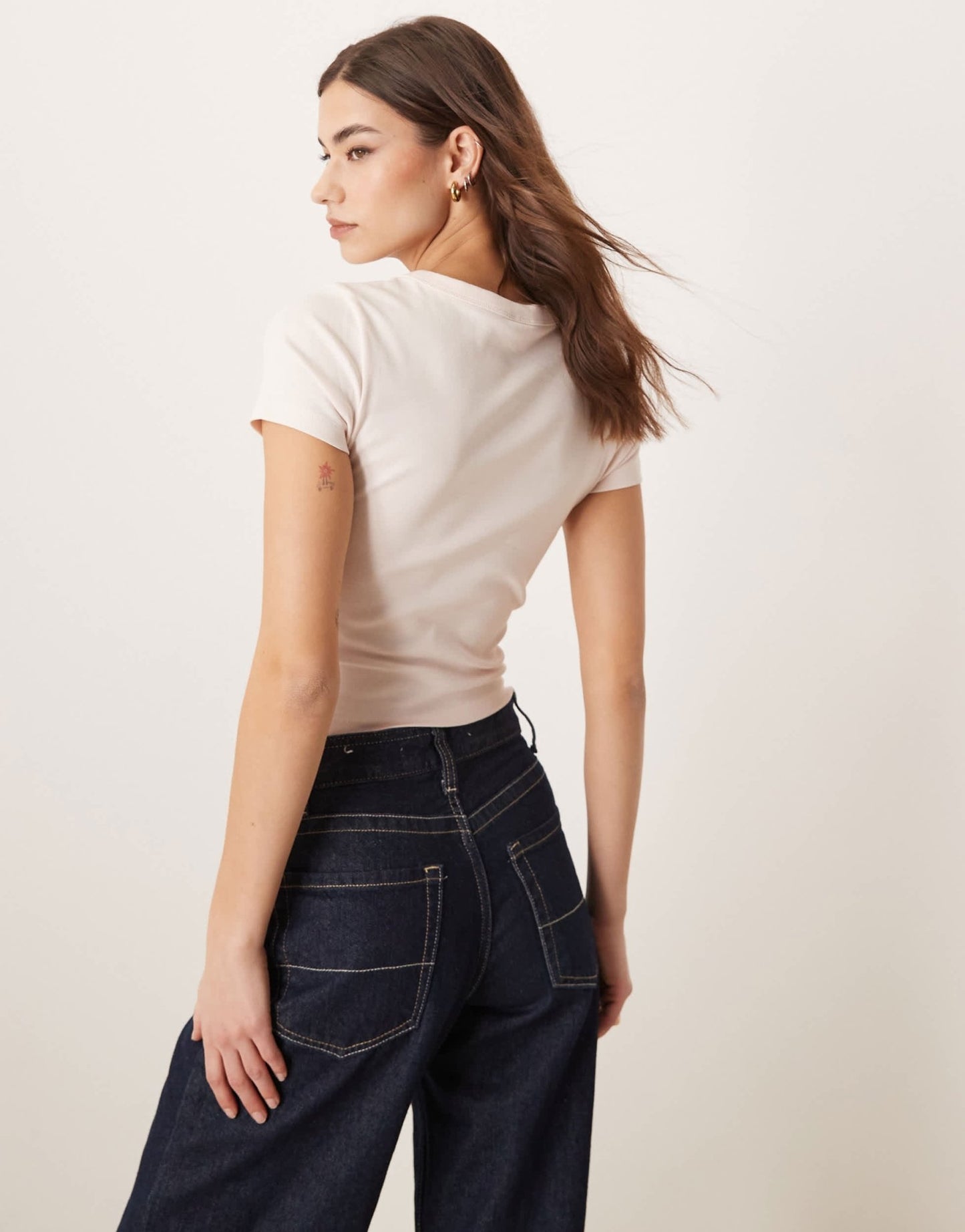 Gina Tricot short sleeve slim fit top in light pink - ASOS Sample Sale EU Store