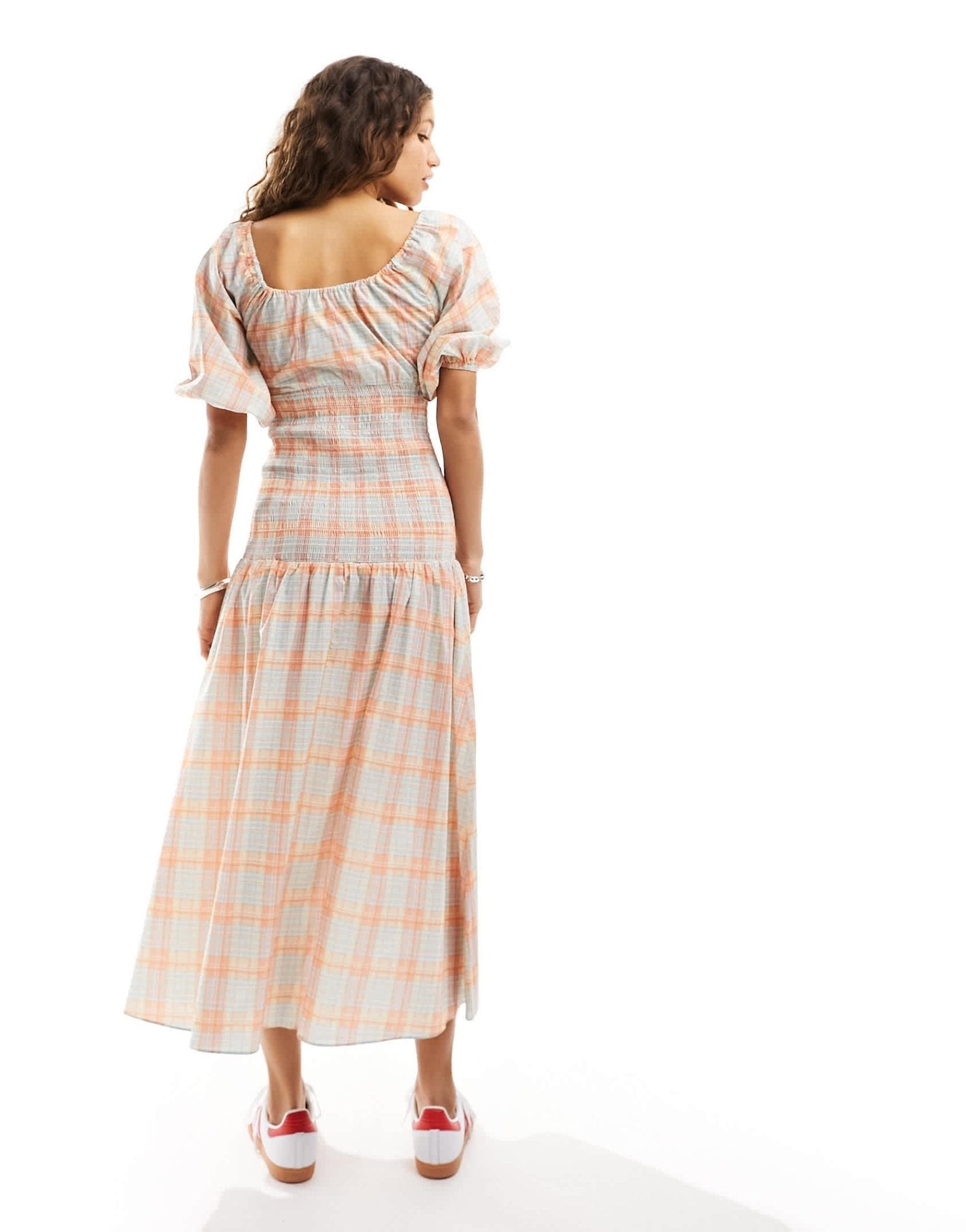 Glamorous scoop neck shirred waist puff sleeve midi dress in blue check - ASOS Sample Sale EU Store