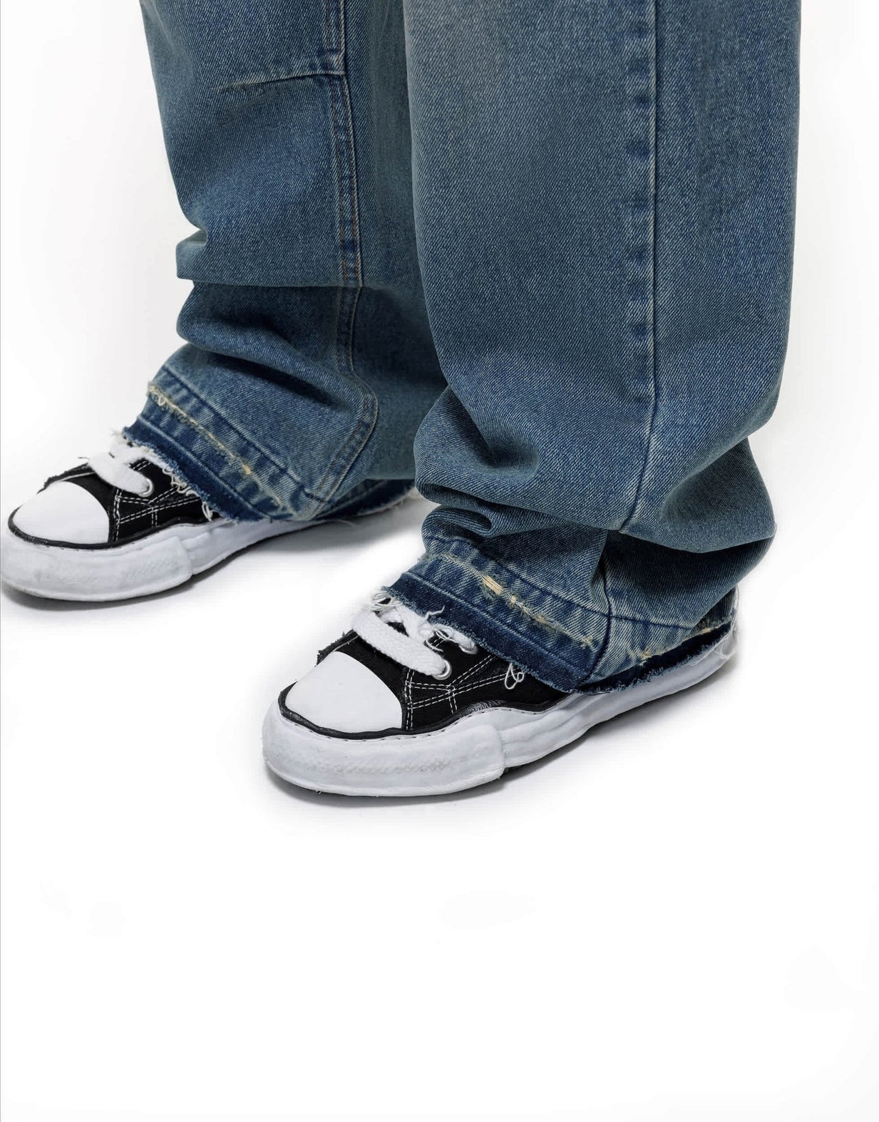 Good For Nothing jeans with raw hem in antique blue wash - ASOS Sample Sale EU Store