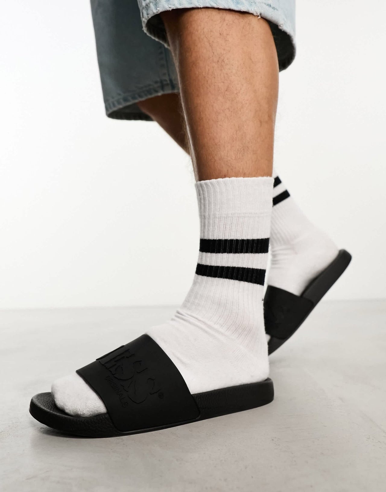 GUESS Originals logo sliders in black - ASOS Sample Sale EU Store