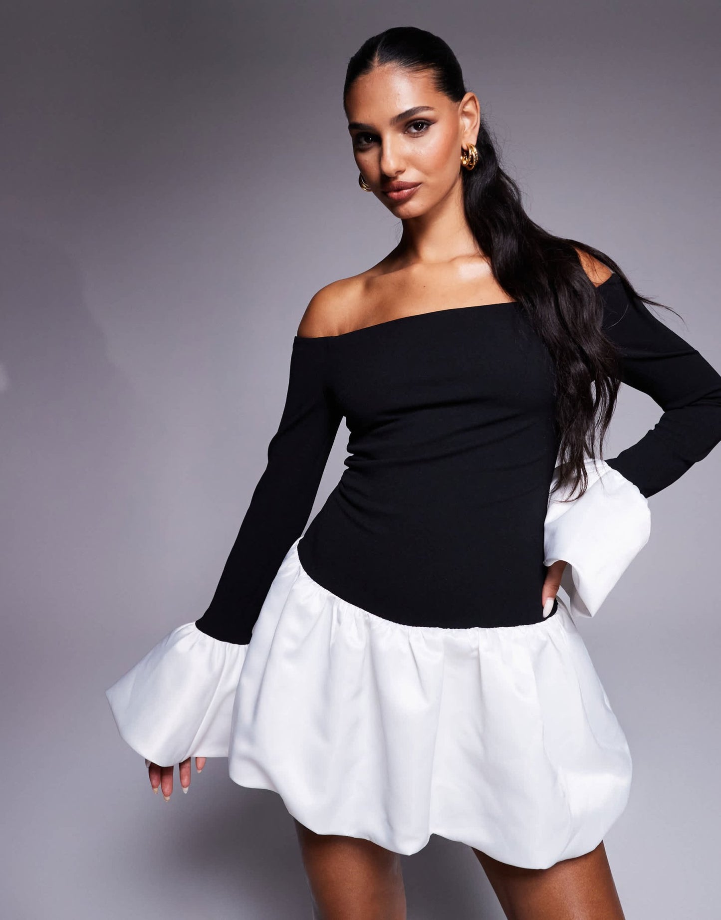 Heiress Beverly Hills exclusive bardot contrast puff sleeve bubble hem mini dress in black and white - ASOS Sample Sale EU Store