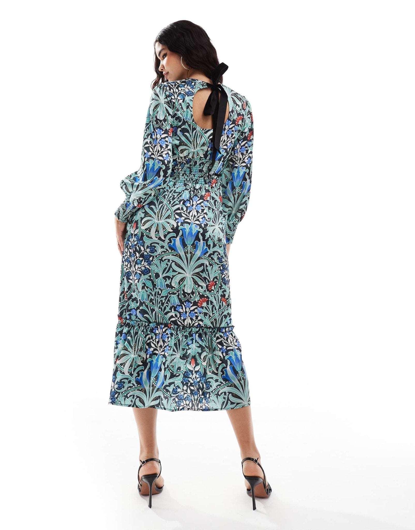 Hope & Ivy in collaboration with The William Morris Society bow back midi dress in dark floral - ASOS Sample Sale EU Store