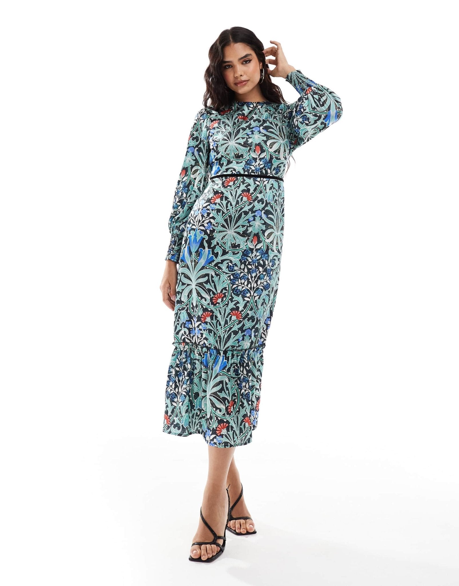 Hope & Ivy in collaboration with The William Morris Society bow back midi dress in dark floral - ASOS Sample Sale EU Store