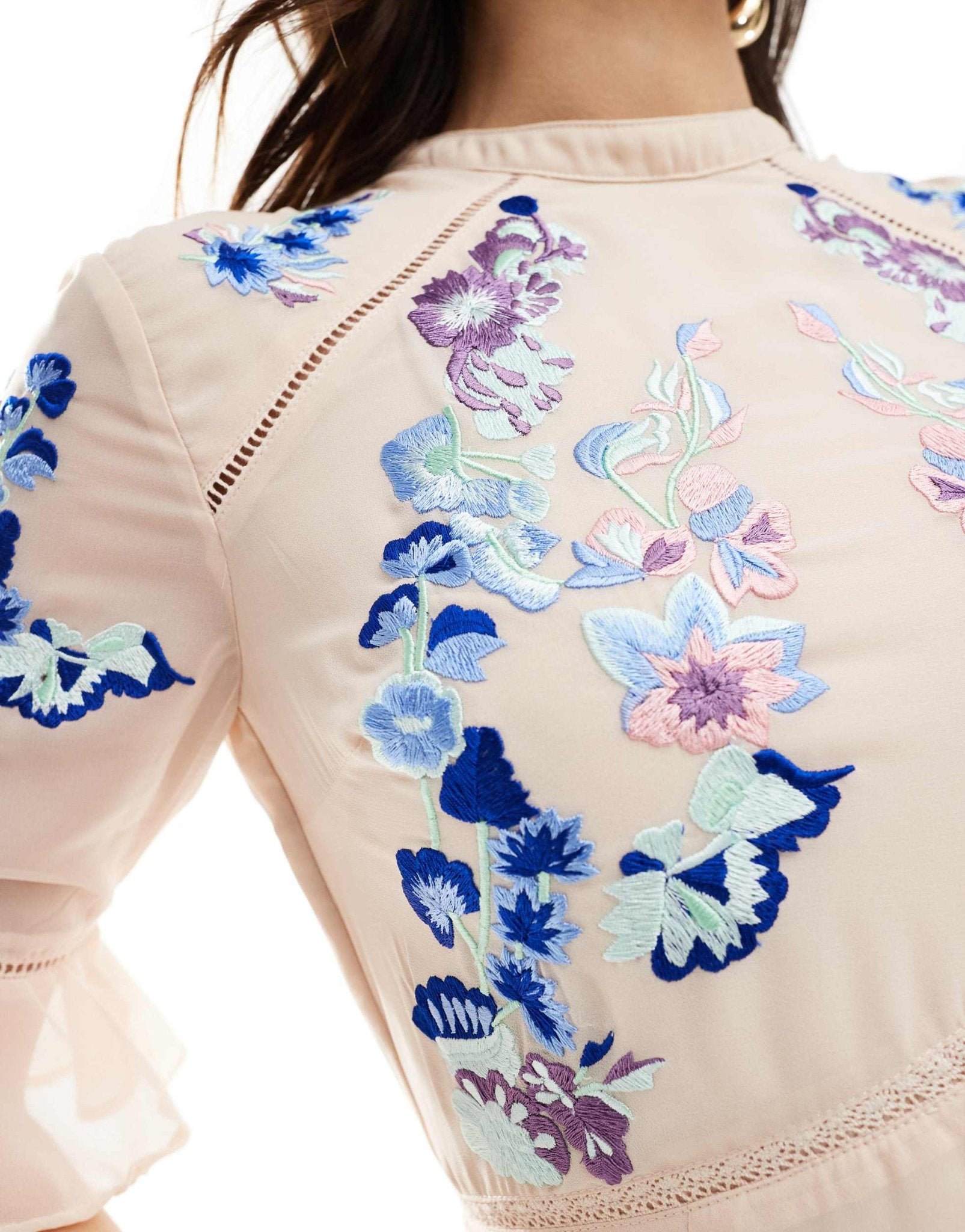 Hope & Ivy tiered maxi dress with lace trim in blush pink with blue contrast embroidery - ASOS Sample Sale EU Store