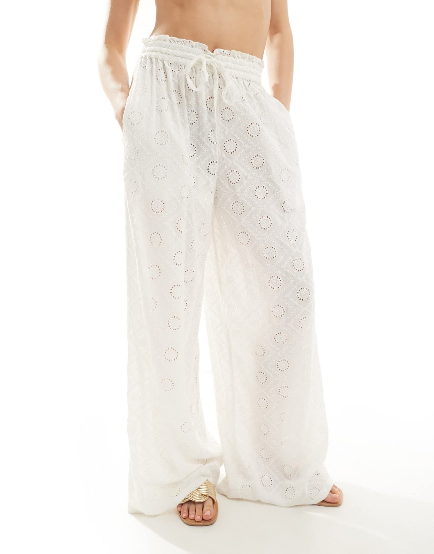 Iisla & Bird broderie panel detail beach trouser co - ord in cream - ASOS Sample Sale EU Store