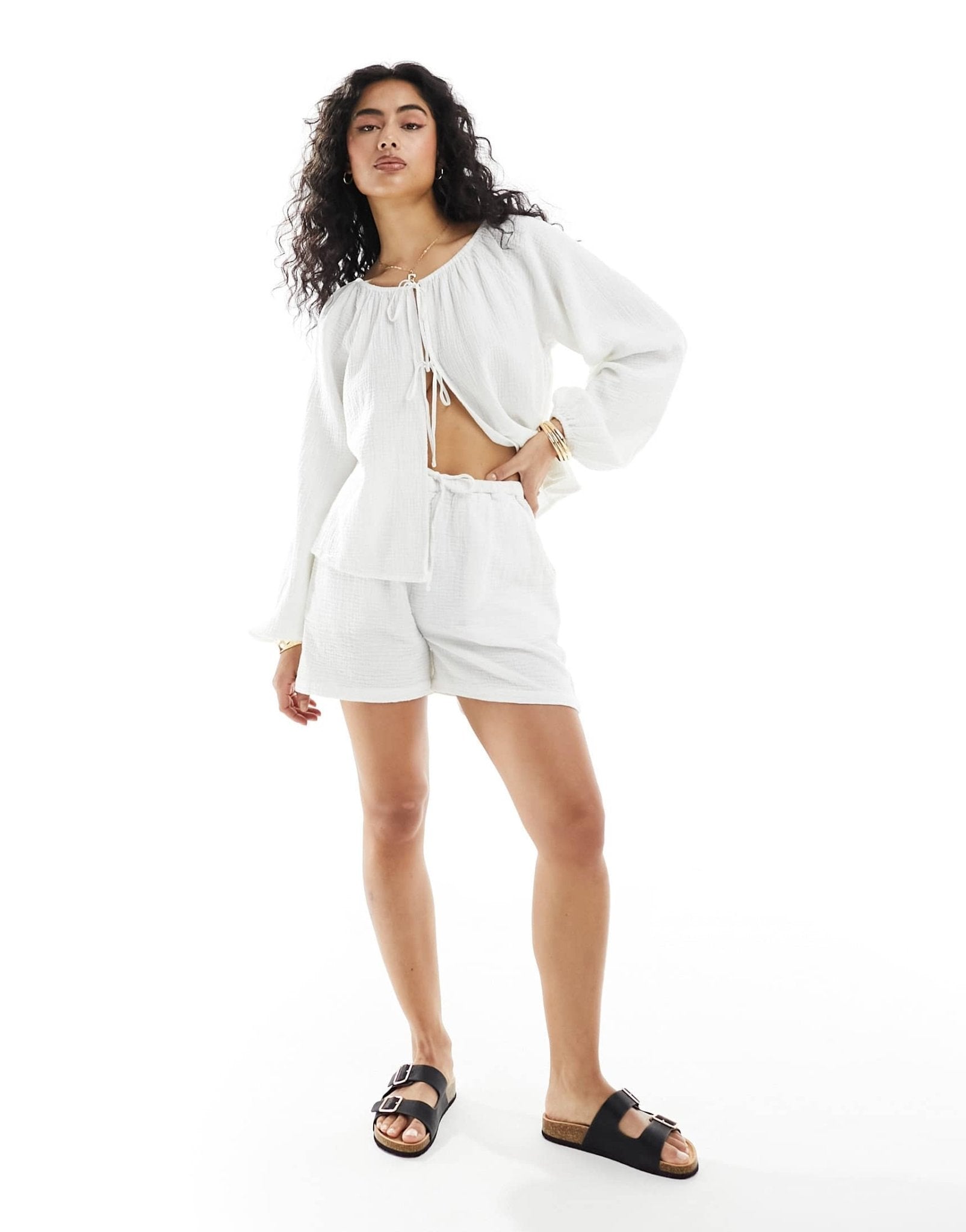IIsla & Bird draw string beach short co - ord in white - ASOS Sample Sale EU Store