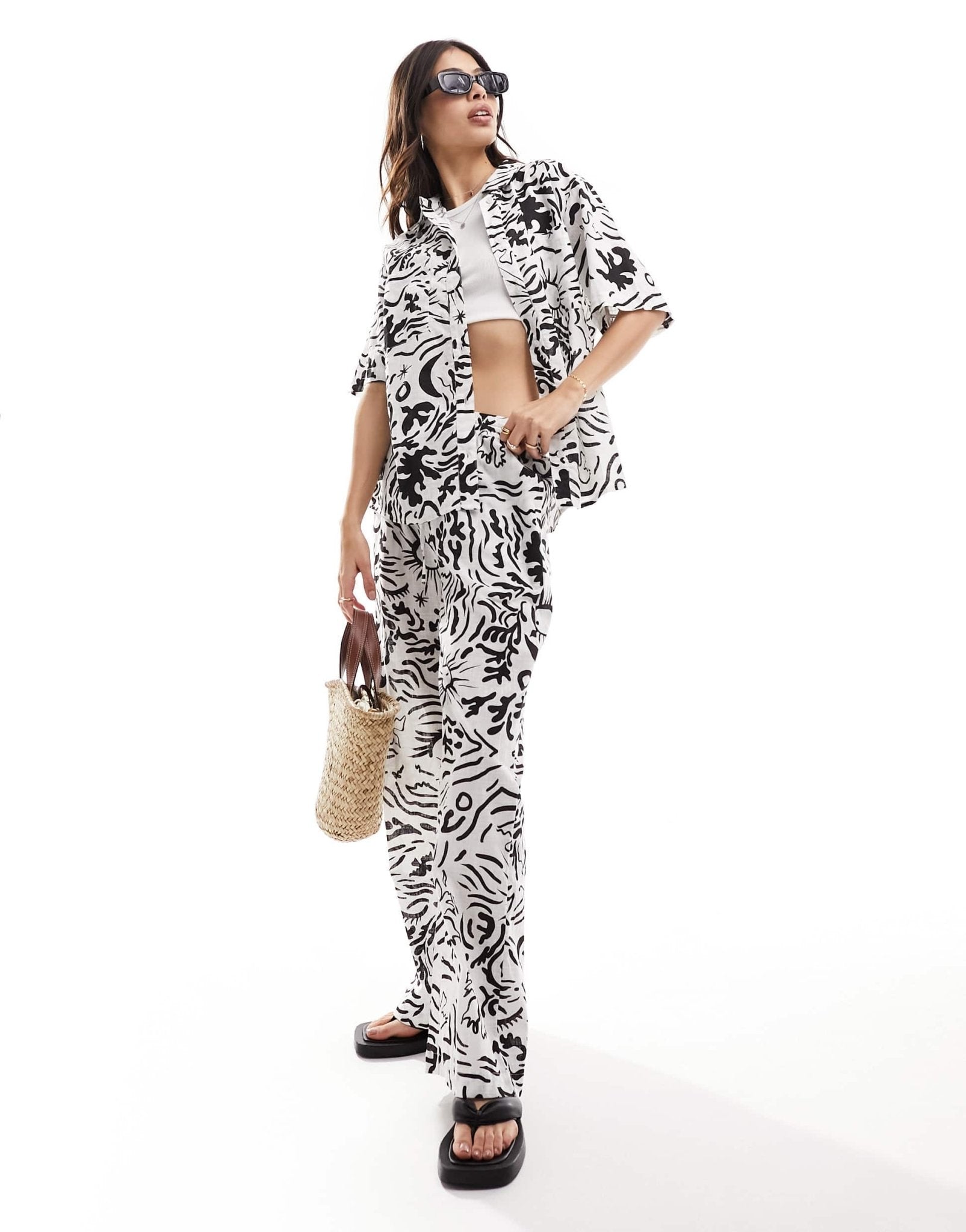 IIsla & Bird graphic print oversized resort shirt co - ord in white and black - ASOS Sample Sale EU Store