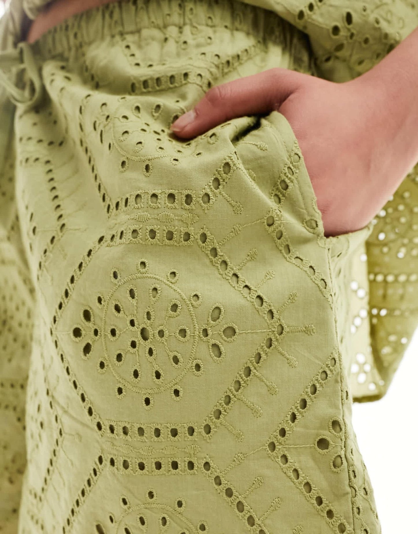 IIsla & Bird longer line broderie beach short in pine garden green - ASOS Sample Sale EU Store