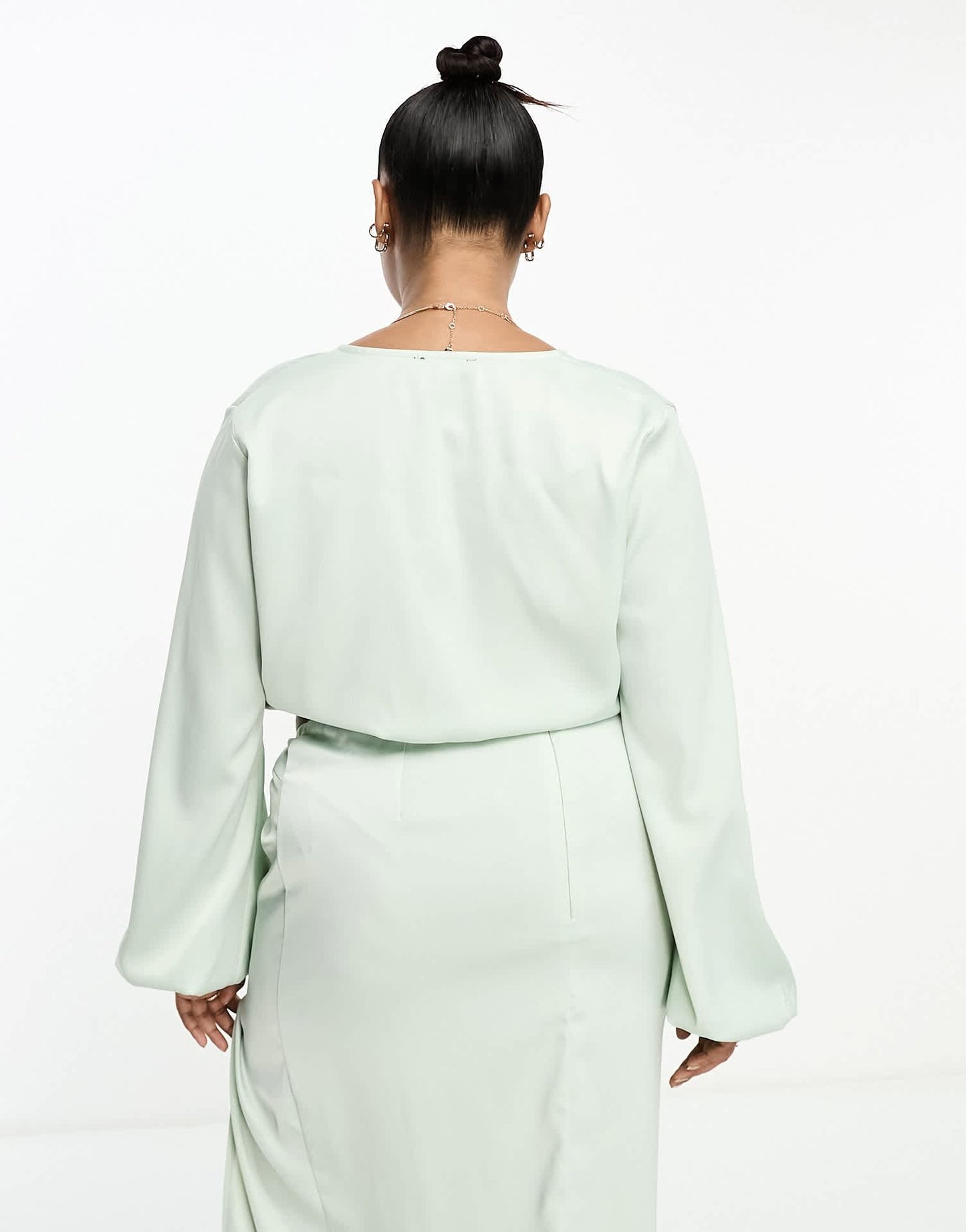 In The Style Plus exclusive satin twist front volume sleeve blouse co - ord in pale green - ASOS Sample Sale EU Store