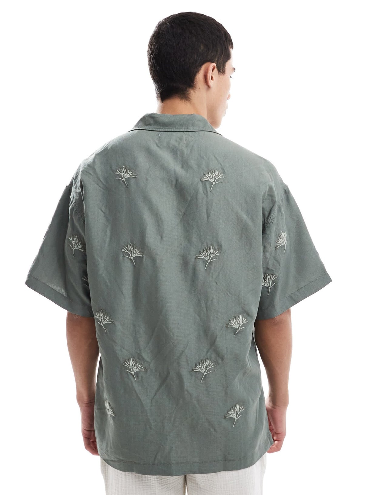 Jack & Jones boxy fit revere collar shirt with flower embroidery in khaki - ASOS Sample Sale EU Store