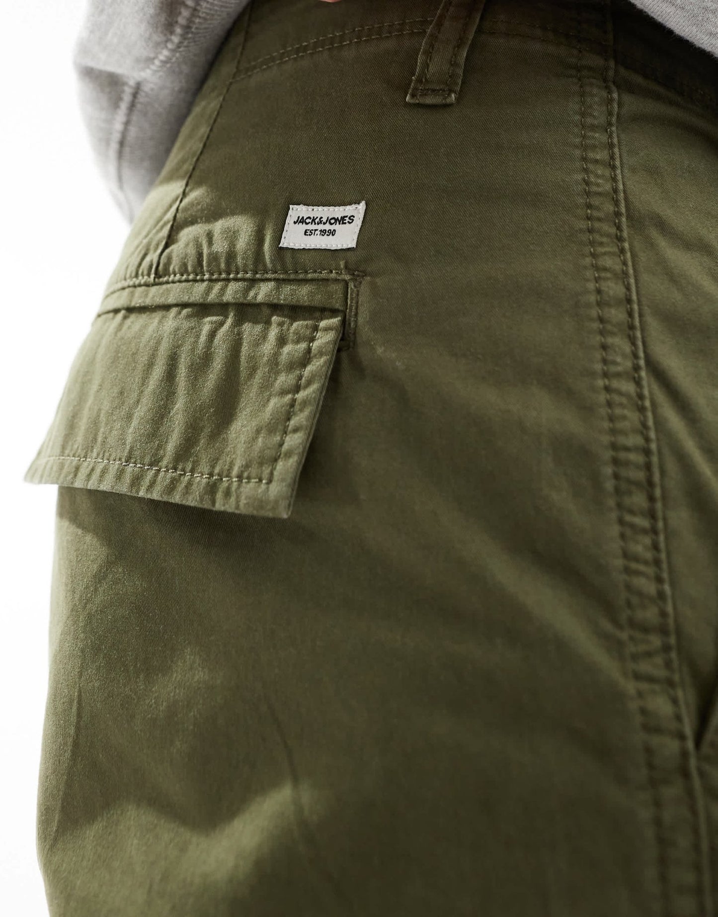 Jack & Jones cargo short in khaki - ASOS Sample Sale EU Store
