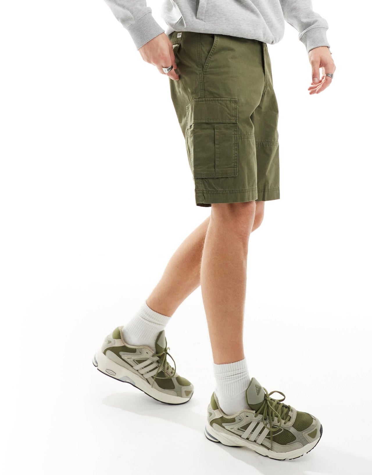 Jack & Jones cargo short in khaki - ASOS Sample Sale EU Store