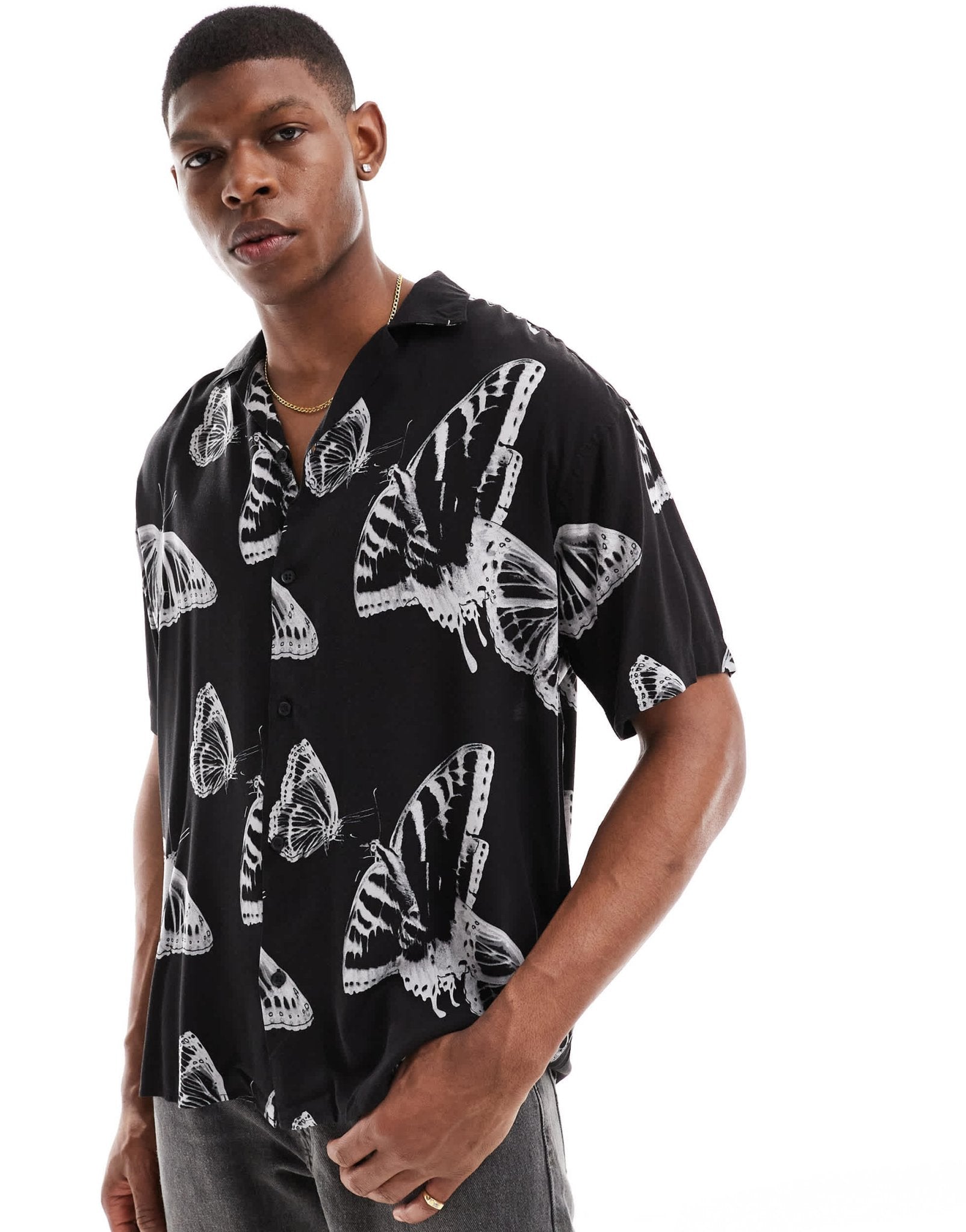Jack & Jones oversized revere collar butterrfly shirt in black - ASOS Sample Sale EU Store