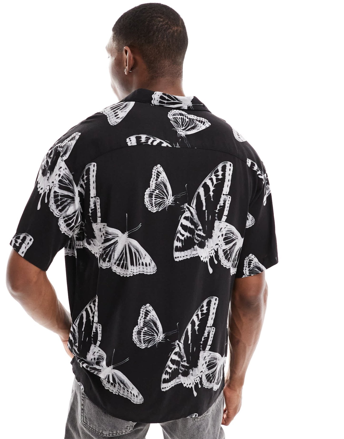 Jack & Jones oversized revere collar butterrfly shirt in black - ASOS Sample Sale EU Store