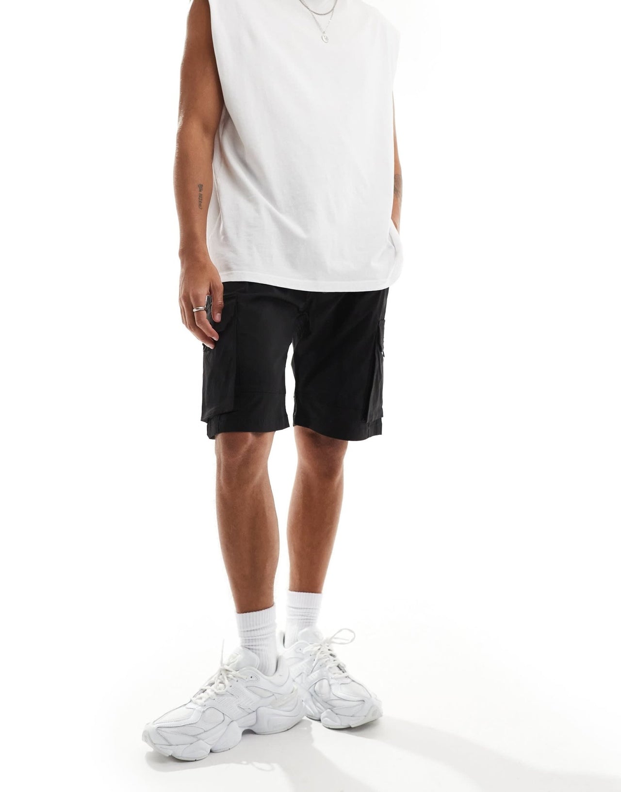 Jack & Jones technical cargo short in black - ASOS Sample Sale EU Store
