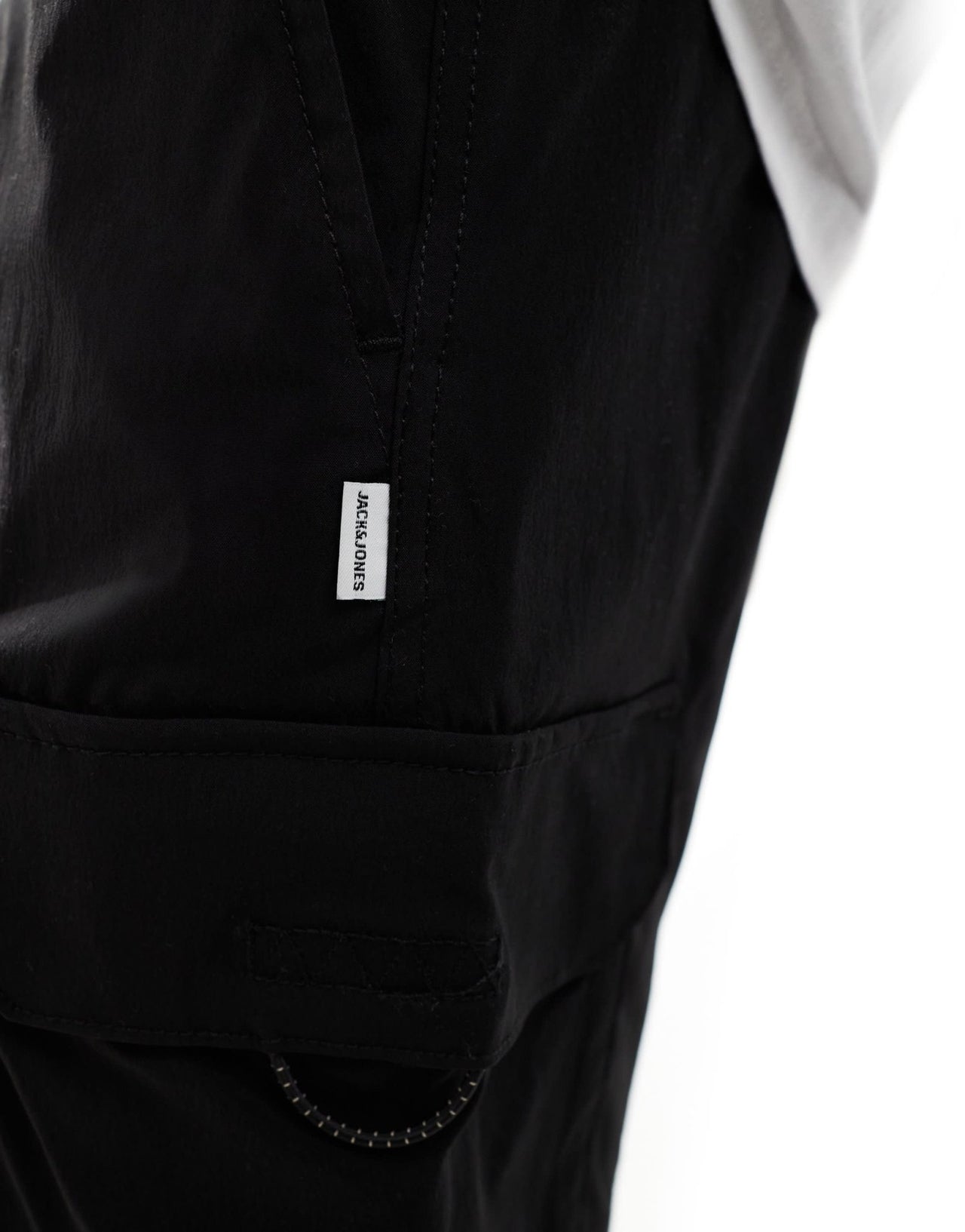 Jack & Jones technical cargo short in black - ASOS Sample Sale EU Store