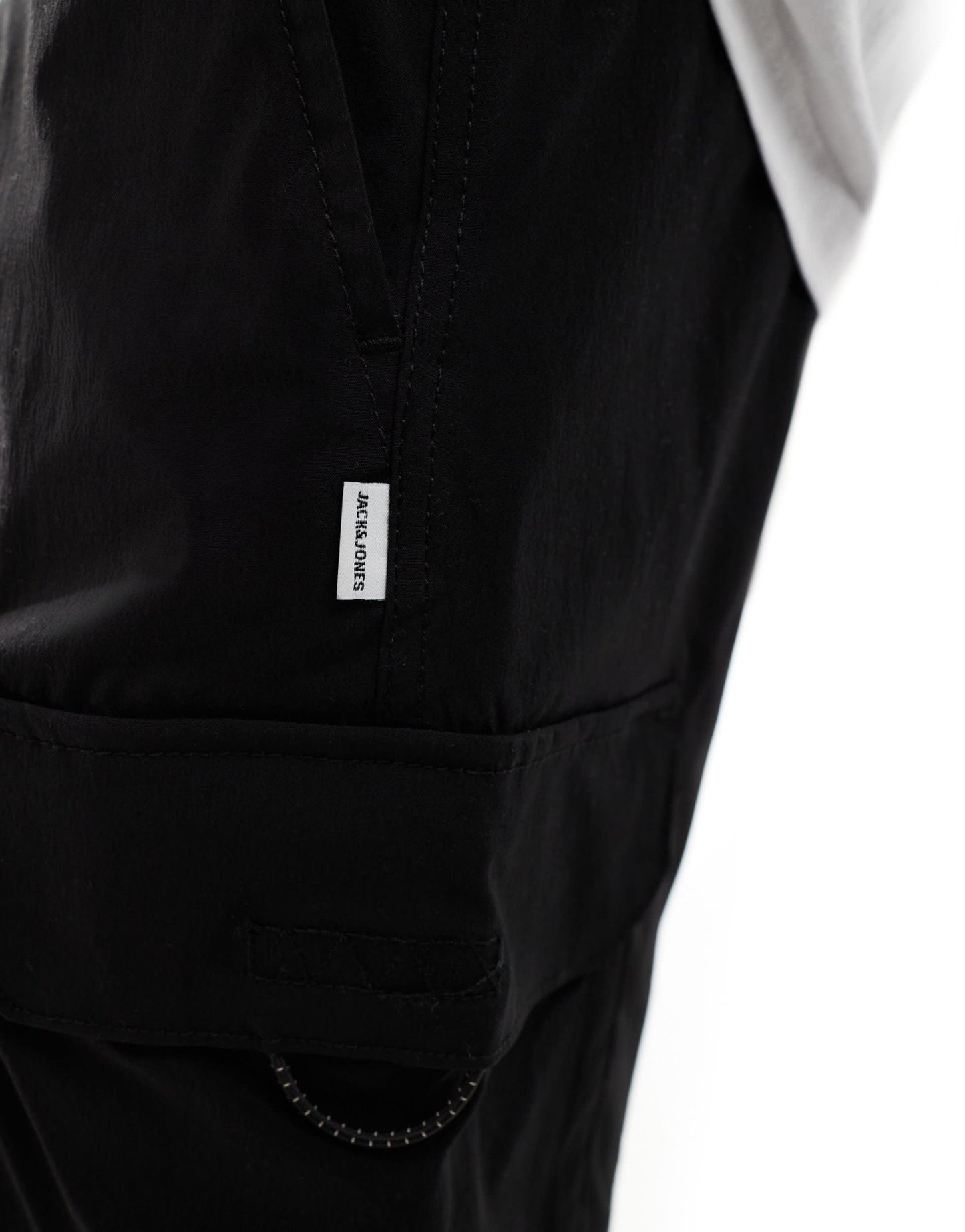 Jack & Jones technical cargo short in black - ASOS Sample Sale EU Store