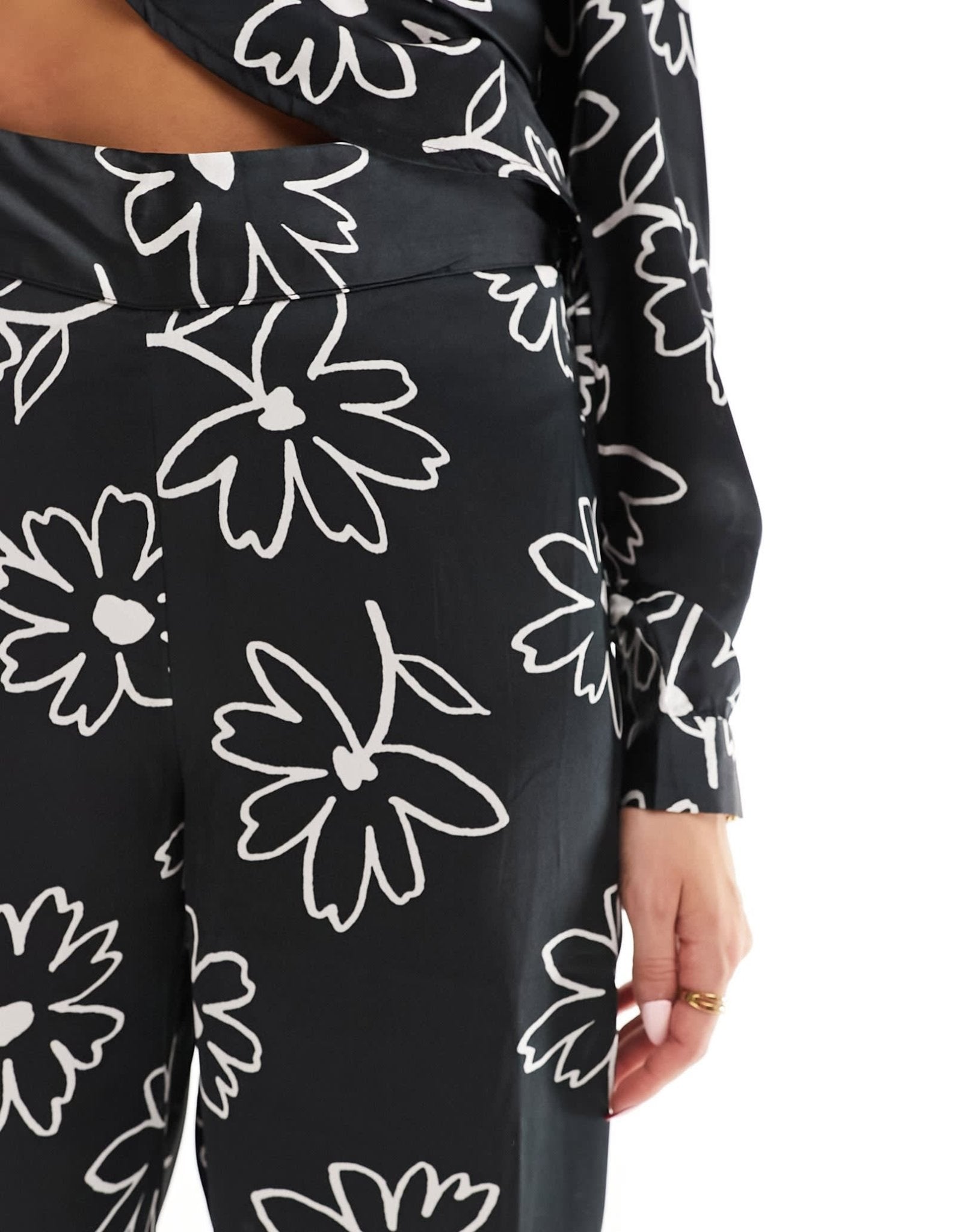 JDY wide leg trouser co - ord in black floral print - ASOS Sample Sale EU Store