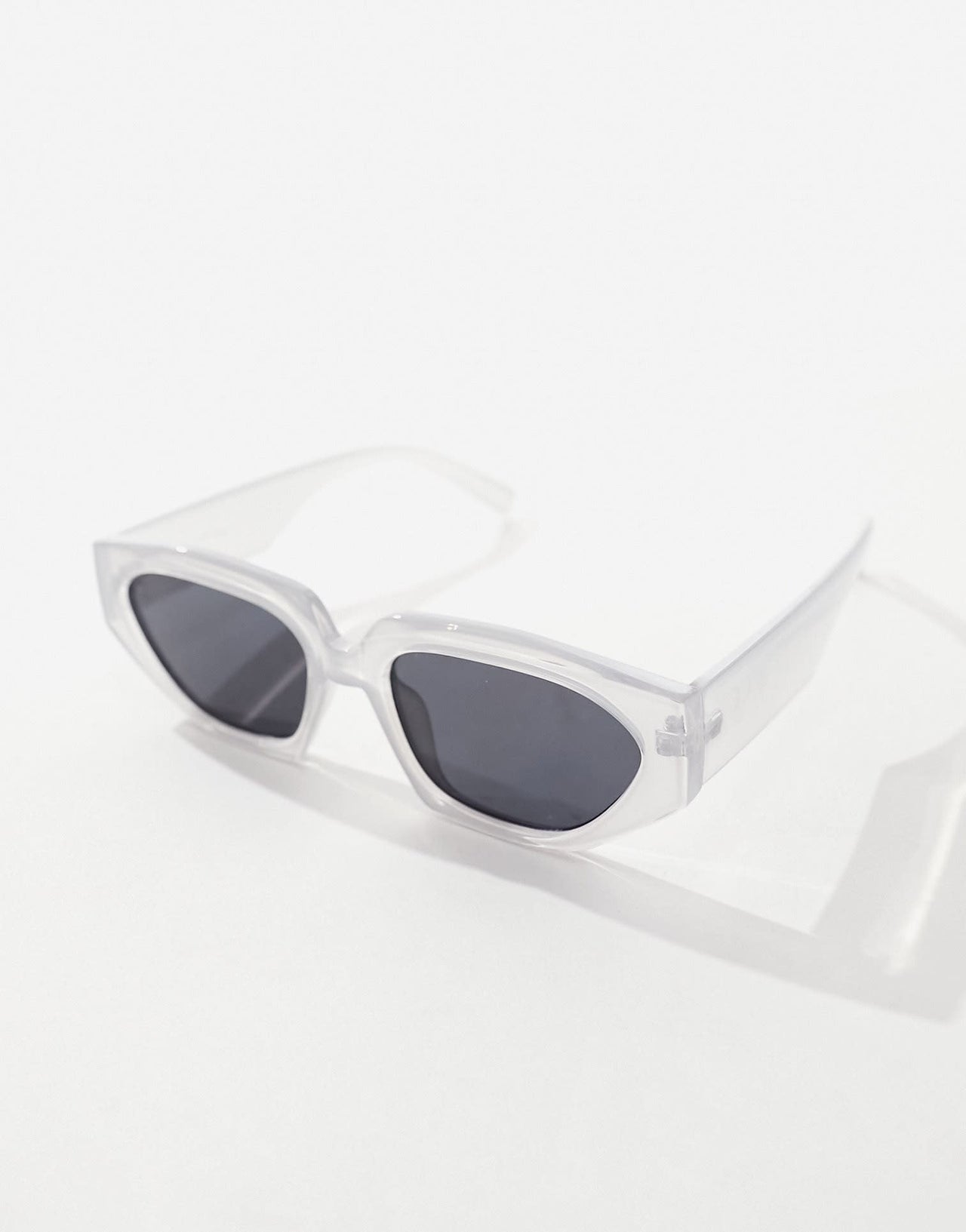 Jeepers Peepers cat eye sunglasses in grey - ASOS Sample Sale EU Store