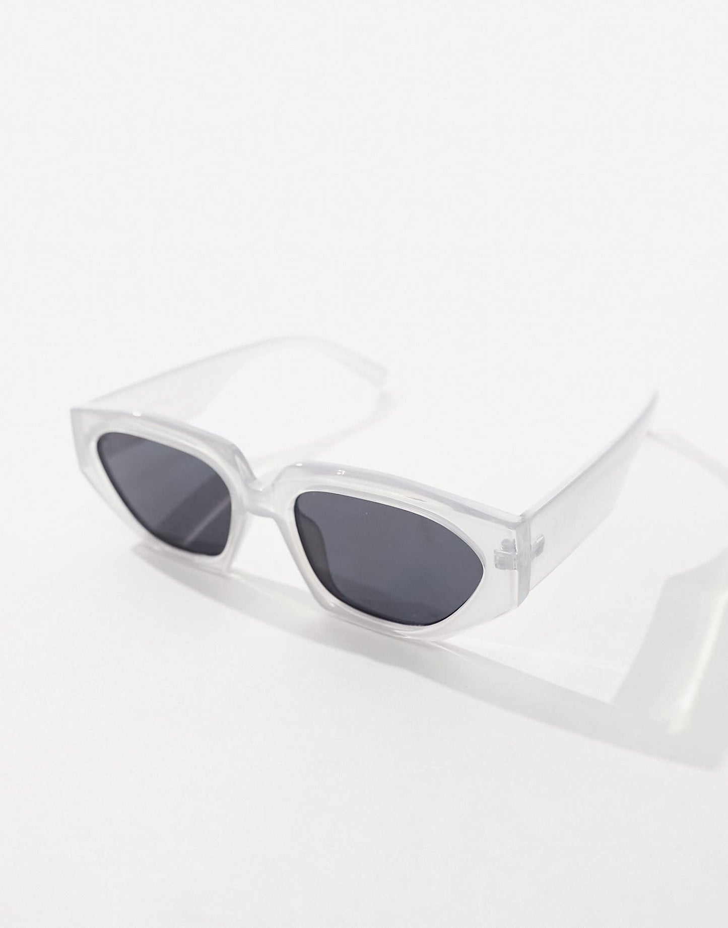 Jeepers Peepers cat eye sunglasses in grey - ASOS Sample Sale EU Store